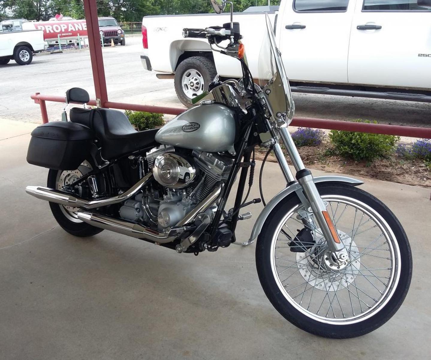 2004 Silver Harley-Davidson FXSTI - (1HD1BVB164Y) with an 1450CC engine, Standard transmission, located at 17760 HWY 62, MORRIS, 74445, 35.609104, -95.877060 - 2004 HARLEY-DAVIDSON FXSTI SOFTAIL STANDARD 1450CC FEATURES HARLEY SADDLEBAGS, AN ACCESSORY BAG ON THE TANK, SILVER POWDER-COATED ENGINE AND COVERS, HARDTAIL STYLING WITH HIDDEN HORIZONTAL REAR SHOCKS, BLACK HORSESHOE OIL TANK, BOBTAIL FENDER, RAKED FRONT FORKS. ALWAYS GARAGE KEPT!! IT'S IN EXCELLE - Photo #7