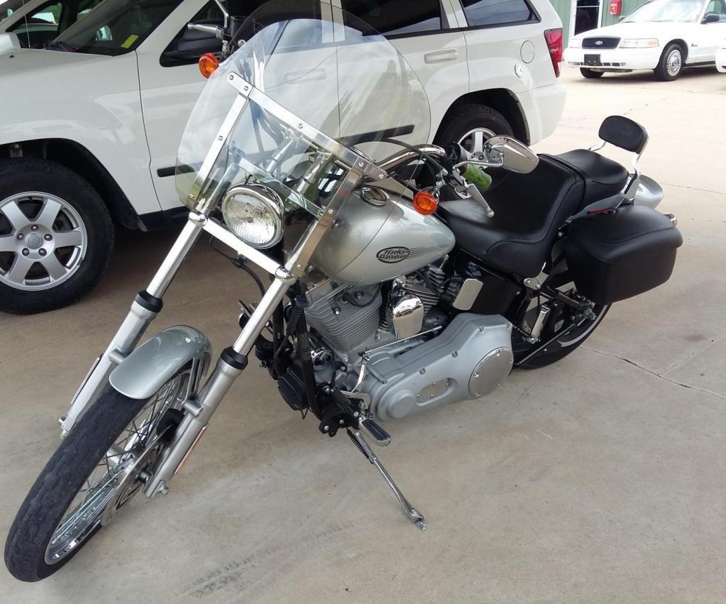 2004 Silver Harley-Davidson FXSTI - (1HD1BVB164Y) with an 1450CC engine, Standard transmission, located at 17760 HWY 62, MORRIS, 74445, 35.609104, -95.877060 - 2004 HARLEY-DAVIDSON FXSTI SOFTAIL STANDARD 1450CC FEATURES HARLEY SADDLEBAGS, AN ACCESSORY BAG ON THE TANK, SILVER POWDER-COATED ENGINE AND COVERS, HARDTAIL STYLING WITH HIDDEN HORIZONTAL REAR SHOCKS, BLACK HORSESHOE OIL TANK, BOBTAIL FENDER, RAKED FRONT FORKS. ALWAYS GARAGE KEPT!! IT'S IN EXCELLE - Photo #9