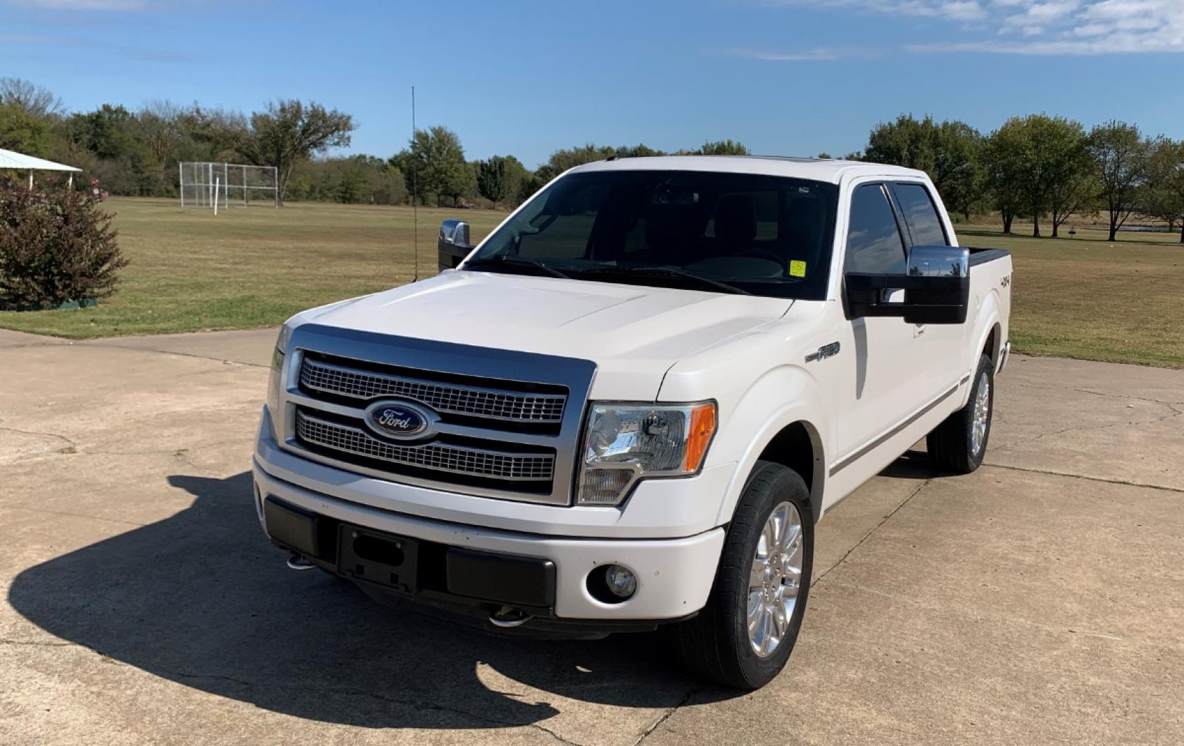 2012 White Ford F-150 XLT PLATINUM SUPER CREW 5.5-FT. BED 4WD (1FTFW1E66CF) with an 6.2L V8 SOHC 16V engine, 6-Speed Automatic transmission, located at 17760 Hwy 62, Morris, OK, 74445, (918) 733-4887, 35.609104, -95.877060 - 2012 FORD F-150 XLT PLATINUM 6.2L V8 4X4. THIS TRUCK RUNS ON GASOLINE AND FEATURES REMOTE KEYLESS ENTRY, REMOTE LOCKING SYSTEM, POWER LOCKS, POWER WINDOWS, POWER MIRRORS, POWER SEATS, TILT WHEEL, MULTIFUNCTION STEERING WHEEL CONTROLS, AM/FM RADIO, CD PLAYER, BLUETOOTH, NAVIGATION, BACKUP CAMERA, LEA - Photo#0