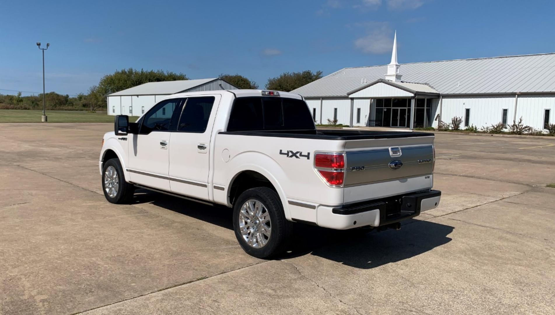 2012 White Ford F-150 XLT PLATINUM SUPER CREW 5.5-FT. BED 4WD (1FTFW1E66CF) with an 6.2L V8 SOHC 16V engine, 6-Speed Automatic transmission, located at 17760 Hwy 62, Morris, OK, 74445, (918) 733-4887, 35.609104, -95.877060 - 2012 FORD F-150 XLT PLATINUM 6.2L V8 4X4. THIS TRUCK RUNS ON GASOLINE AND FEATURES REMOTE KEYLESS ENTRY, REMOTE LOCKING SYSTEM, POWER LOCKS, POWER WINDOWS, POWER MIRRORS, POWER SEATS, TILT WHEEL, MULTIFUNCTION STEERING WHEEL CONTROLS, AM/FM RADIO, CD PLAYER, BLUETOOTH, NAVIGATION, BACKUP CAMERA, LEA - Photo#6