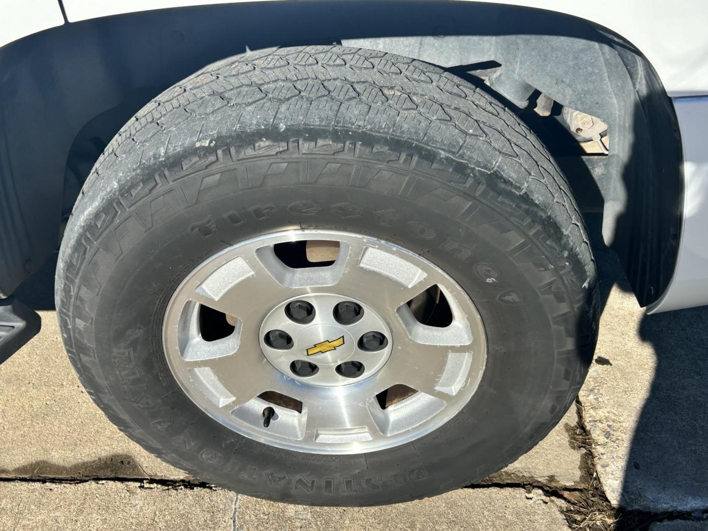 2012 White /BLACK Chevrolet Tahoe LS 4WD (1GNSKAE01CR) with an 5.3L V8 OHV 16V FFV engine, 6-Speed Automatic transmission, located at 17760 Hwy 62, Morris, OK, 74445, (918) 733-4887, 35.609104, -95.877060 - Photo#29