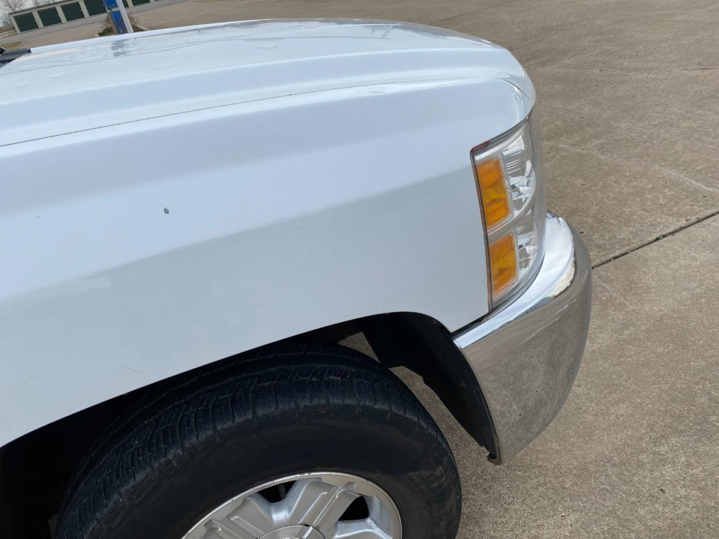 2012 White Chevrolet Silverado 1500 LT Ext. Cab Long Box 4WD (1GCRKSE71CZ) with an 5.3L V8 OHV 16V FFV engine, 6-Speed Automatic transmission, located at 17760 Hwy 62, Morris, OK, 74445, (918) 733-4887, 35.609104, -95.877060 - 2012 CHEVY SILVERADO 1500 Z71 5.3L V8 4WD. RUNS ON REGULAR GASOLINE. FEATURES POWER LOCKS, POWER WINDOWS, POWER MIRRORS, TILT WHEEL, STEERING WHEEL CONTROLS, AM/FM STEREO, CD PLAYER, AUX PORT, BLUETOOTH FOR HANDS-FREE CALLING, ONSTAR, CRUISE CONTROL, TRACTION CONTROL, CLOTH INTERIOR SEATS, RUNNING B - Photo#26