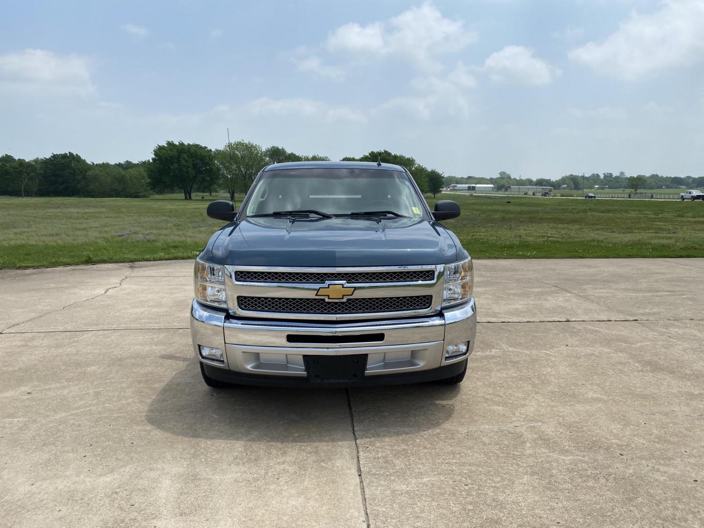 2012 BLUE /BLACK Chevrolet Silverado 1500 LT Ext. Cab 2WD (1GCRCSE07CZ) with an 5.3L V8 OHV 16V FFV engine, 6-Speed Automatic transmission, located at 17760 Hwy 62, Morris, OK, 74445, (918) 733-4887, 35.609104, -95.877060 - 2012 CHEVY SILVERADO IS A 5.3L V8, 6.5FT BED BI-FUEL TRUCK THAT RUNS ON BOTH GASOLINE OR CNG (COMPRESSED NATURAL GAS) FEATURES POWER LOCKS, POWER WINDOWS, POWER MIRRORS, POWER SEATS, AM/FM RADIO, CD PLAYER, BLUETOOTH, AUX PORT, USB PORT, LEATHER SEATS, MULTI-FUNCTION STEERING WHEEL CONTROLS, CRUISE - Photo#1