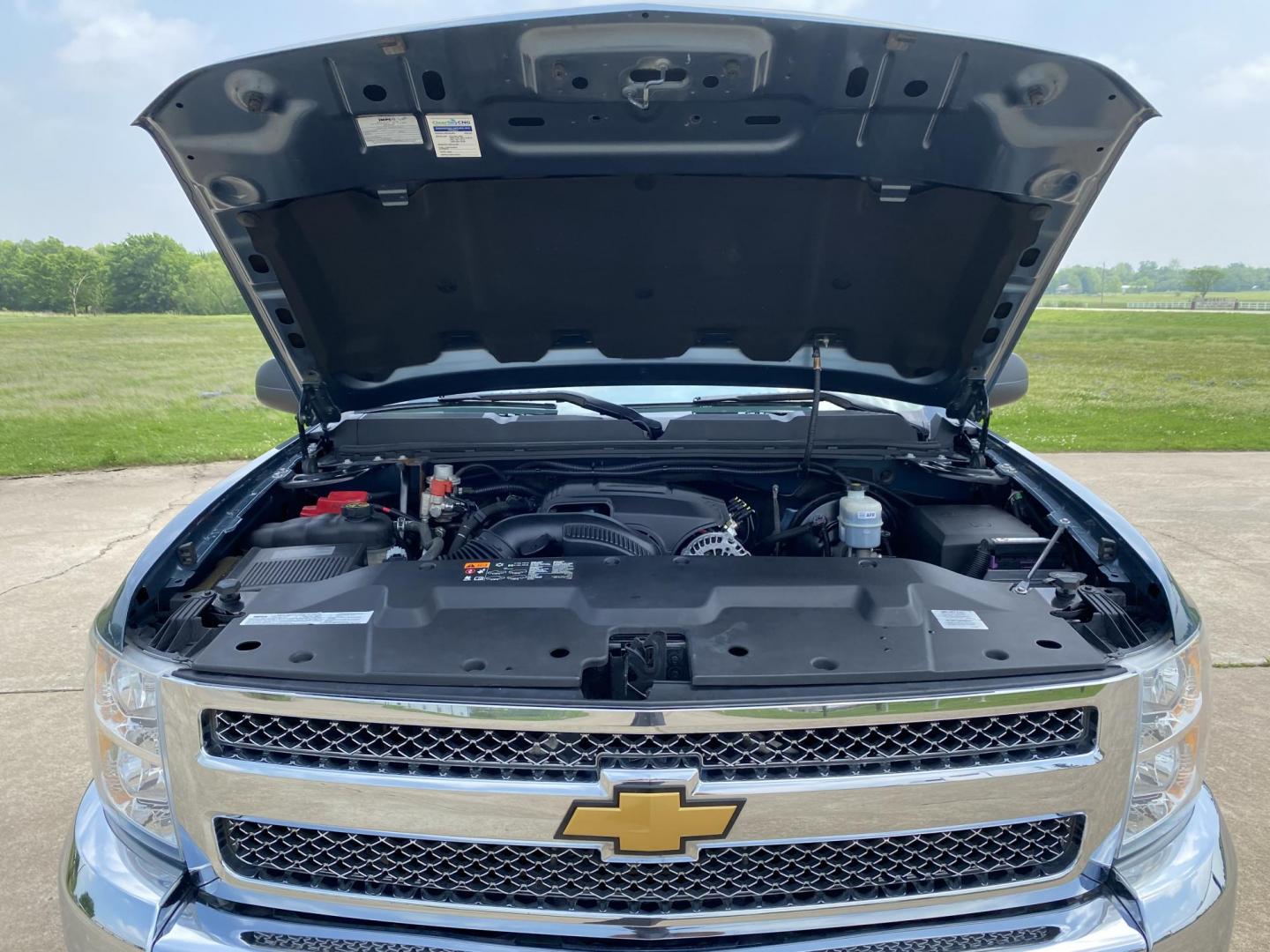 2012 BLUE /BLACK Chevrolet Silverado 1500 LT Ext. Cab 2WD (1GCRCSE07CZ) with an 5.3L V8 OHV 16V FFV engine, 6-Speed Automatic transmission, located at 17760 Hwy 62, Morris, OK, 74445, (918) 733-4887, 35.609104, -95.877060 - 2012 CHEVY SILVERADO IS A 5.3L V8, 6.5FT BED BI-FUEL TRUCK THAT RUNS ON BOTH GASOLINE OR CNG (COMPRESSED NATURAL GAS) FEATURES POWER LOCKS, POWER WINDOWS, POWER MIRRORS, POWER SEATS, AM/FM RADIO, CD PLAYER, BLUETOOTH, AUX PORT, USB PORT, LEATHER SEATS, MULTI-FUNCTION STEERING WHEEL CONTROLS, CRUISE - Photo#19