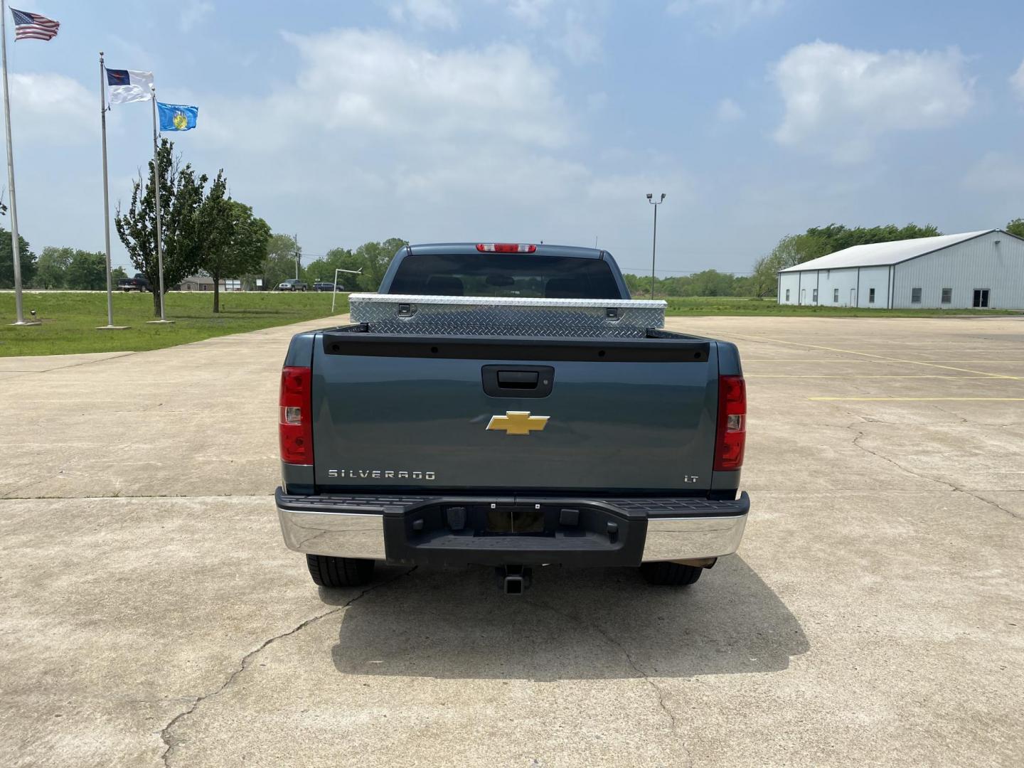 2012 BLUE /BLACK Chevrolet Silverado 1500 LT Ext. Cab 2WD (1GCRCSE07CZ) with an 5.3L V8 OHV 16V FFV engine, 6-Speed Automatic transmission, located at 17760 Hwy 62, Morris, OK, 74445, (918) 733-4887, 35.609104, -95.877060 - 2012 CHEVY SILVERADO IS A 5.3L V8, 6.5FT BED BI-FUEL TRUCK THAT RUNS ON BOTH GASOLINE OR CNG (COMPRESSED NATURAL GAS) FEATURES POWER LOCKS, POWER WINDOWS, POWER MIRRORS, POWER SEATS, AM/FM RADIO, CD PLAYER, BLUETOOTH, AUX PORT, USB PORT, LEATHER SEATS, MULTI-FUNCTION STEERING WHEEL CONTROLS, CRUISE - Photo#4