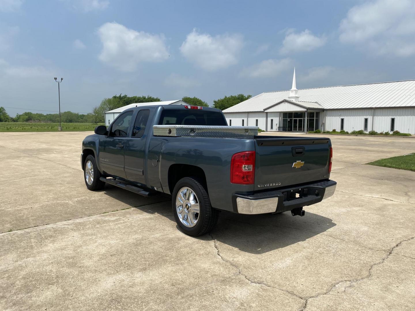 2012 BLUE /BLACK Chevrolet Silverado 1500 LT Ext. Cab 2WD (1GCRCSE07CZ) with an 5.3L V8 OHV 16V FFV engine, 6-Speed Automatic transmission, located at 17760 Hwy 62, Morris, OK, 74445, (918) 733-4887, 35.609104, -95.877060 - 2012 CHEVY SILVERADO IS A 5.3L V8, 6.5FT BED BI-FUEL TRUCK THAT RUNS ON BOTH GASOLINE OR CNG (COMPRESSED NATURAL GAS) FEATURES POWER LOCKS, POWER WINDOWS, POWER MIRRORS, POWER SEATS, AM/FM RADIO, CD PLAYER, BLUETOOTH, AUX PORT, USB PORT, LEATHER SEATS, MULTI-FUNCTION STEERING WHEEL CONTROLS, CRUISE - Photo#6