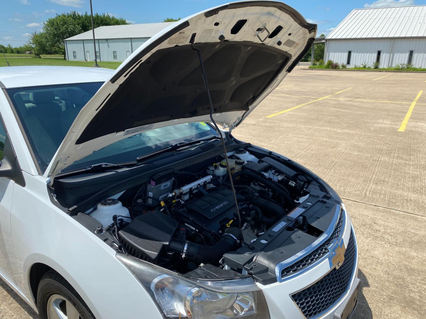 2014 White /GRAY Chevrolet Cruze ECO (1G1PK5SBXE7) with an 1.4L L4 DOHC 16V TURBO FFV engine, AUTOMATIC transmission, located at 17760 Hwy 62, Morris, OK, 74445, (918) 733-4887, 35.609104, -95.877060 - 2014 CHEVROLET CRUZE 1.4L L4 DOHC 16V TURBO FFV FWD, A BI-FUEL FUELING SYSTEM THAT RUNS ON CNG (COMPRESSED NATURAL GAS) OR GASOLINE. GREAT FOR YOUR EVERYDAY COMMUTE 42 MPG!!!!! THE CHEVROLET CRUZE FEATURES POWER LOCKS, POWER WINDOWS, POWER MIRRORS, MANUAL SEATS, CLOTH SEATS, AM/FM RADIO, CD PLAYER, - Photo#20