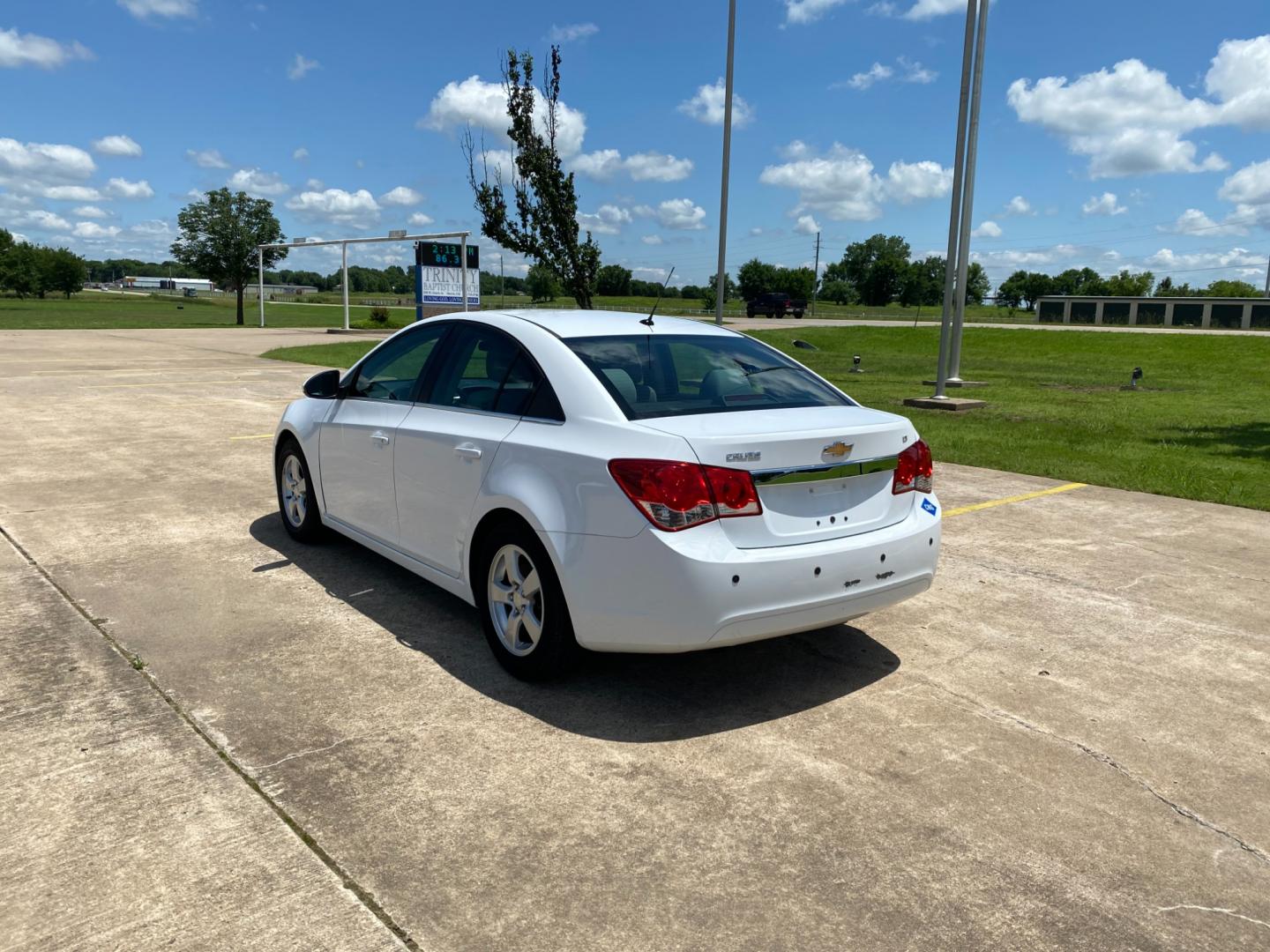 2014 White /GRAY Chevrolet Cruze ECO (1G1PK5SBXE7) with an 1.4L L4 DOHC 16V TURBO FFV engine, AUTOMATIC transmission, located at 17760 Hwy 62, Morris, OK, 74445, (918) 733-4887, 35.609104, -95.877060 - 2014 CHEVROLET CRUZE 1.4L L4 DOHC 16V TURBO FFV FWD, A BI-FUEL FUELING SYSTEM THAT RUNS ON CNG (COMPRESSED NATURAL GAS) OR GASOLINE. GREAT FOR YOUR EVERYDAY COMMUTE 42 MPG!!!!! THE CHEVROLET CRUZE FEATURES POWER LOCKS, POWER WINDOWS, POWER MIRRORS, MANUAL SEATS, CLOTH SEATS, AM/FM RADIO, CD PLAYER, - Photo#6