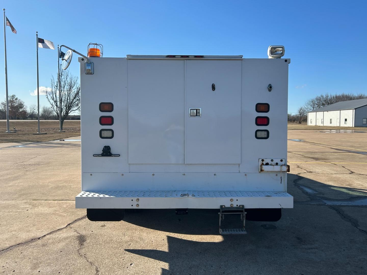 2012 White Ford F-350 SD XL DRW 2WD (1FDRF3G67CE) with an 6.2L V8 OHV 16V engine, 6-Speed Automatic transmission, located at 17760 Hwy 62, Morris, OK, 74445, (918) 733-4887, 35.609104, -95.877060 - Photo#5