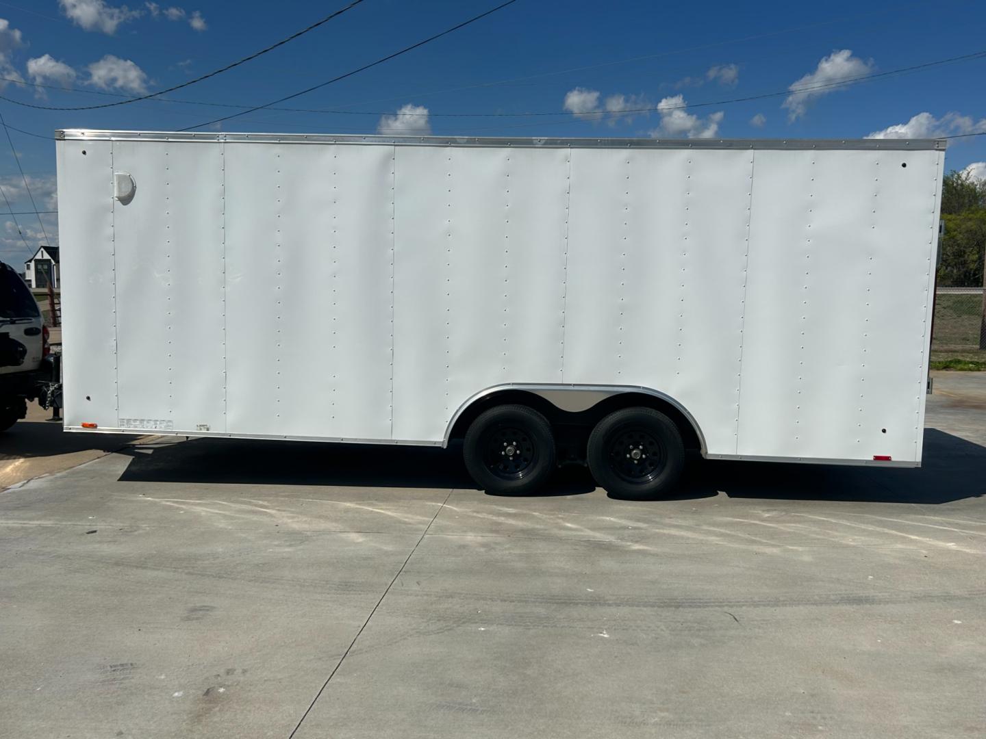 2019 White COMMANDER ENCLOSED TRAILER (53BBTEB28KA) , located at 17760 Hwy 62, Morris, OK, 74445, 35.609104, -95.877060 - 2019 COMMANDE ENCLOSED UTILTITY TRAILER 20X8 $8,880 CALL RUSS OR JONA AT 918-733-4887 - Photo#5