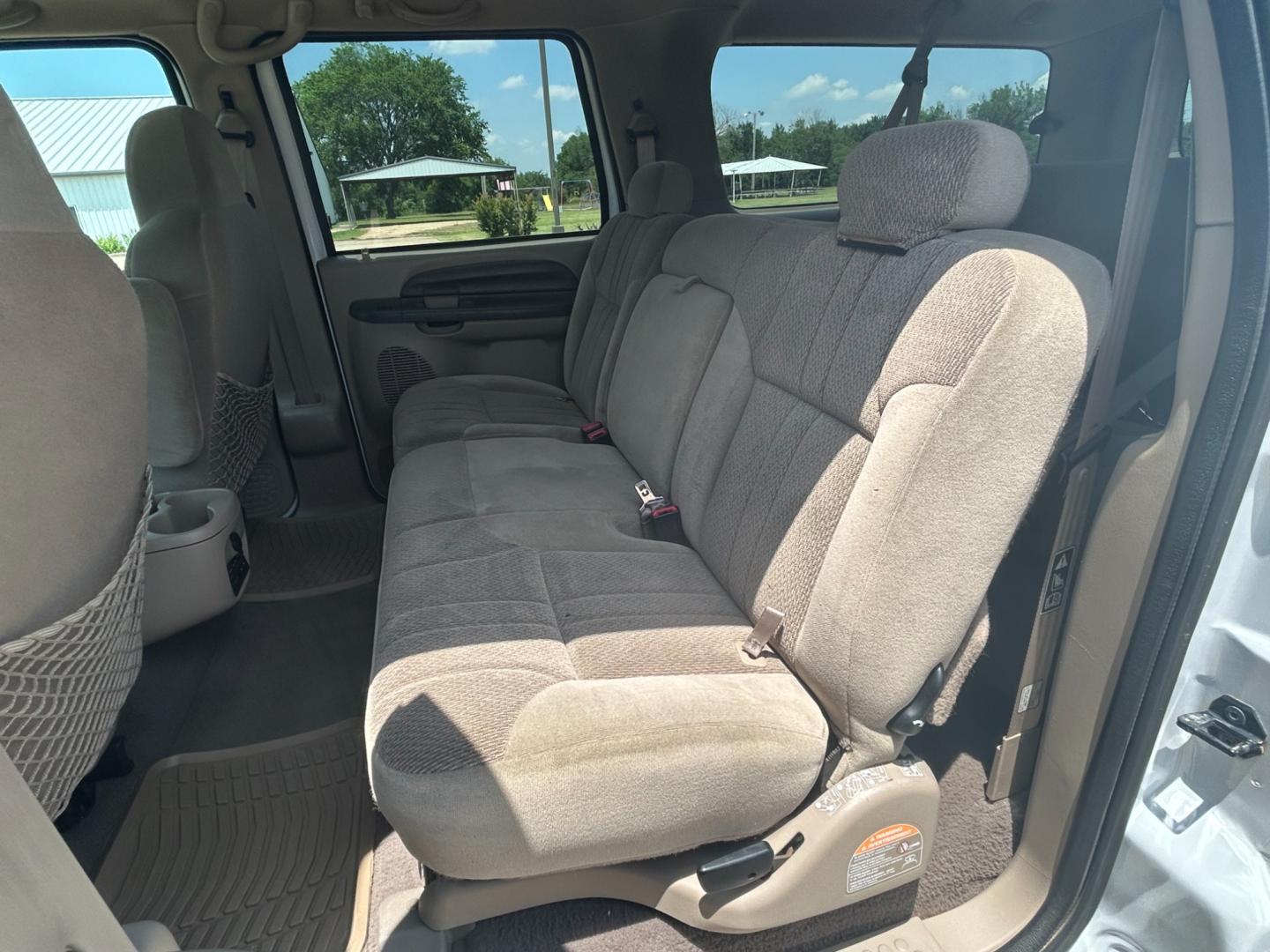 2000 White Ford Excursion XLT 2WD (1FMNU40L4YE) with an 5.4L V8 SOHC 16V engine, 4-Speed Automatic Overdrive transmission, located at 17760 Hwy 62, Morris, OK, 74445, (918) 733-4887, 35.609104, -95.877060 - 2000 FORD EXCURSION IS 5.4L V8 RWD FEATURING POWER LOCKS, POWER WINDOWS, POWER SEATS, POWER MIRRORS, AM/FM STEREO, CD PLAYER, CASSETTE PLAYER, 6 DISC COMPACT MAGAZINE, REAR CLIMATE CONTROL, CRUISE CONTROL, 3RD ROW SEATING. PRIMEWELL VALERA HT LT265/75R16 TIRES. 120,884 MILES WITH A REBUILT TITLE DUE - Photo#17