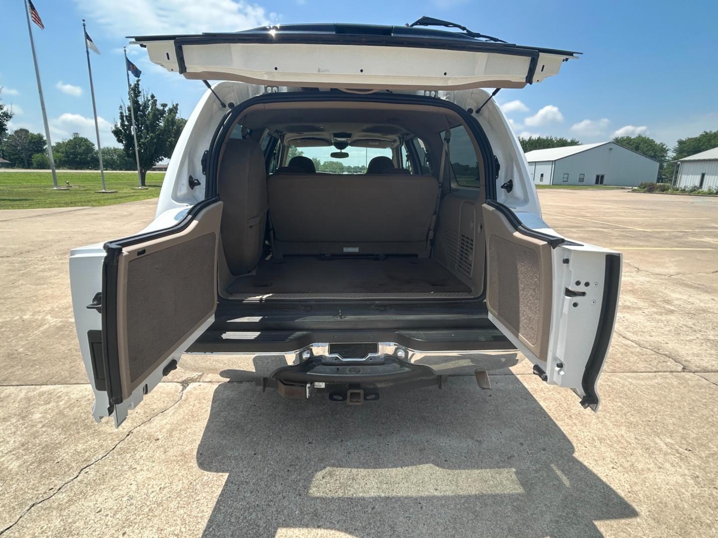 2000 White Ford Excursion XLT 2WD (1FMNU40L4YE) with an 5.4L V8 SOHC 16V engine, 4-Speed Automatic Overdrive transmission, located at 17760 Hwy 62, Morris, OK, 74445, (918) 733-4887, 35.609104, -95.877060 - 2000 FORD EXCURSION IS 5.4L V8 RWD FEATURING POWER LOCKS, POWER WINDOWS, POWER SEATS, POWER MIRRORS, AM/FM STEREO, CD PLAYER, CASSETTE PLAYER, 6 DISC COMPACT MAGAZINE, REAR CLIMATE CONTROL, CRUISE CONTROL, 3RD ROW SEATING. PRIMEWELL VALERA HT LT265/75R16 TIRES. 120,884 MILES WITH A REBUILT TITLE DUE - Photo#19