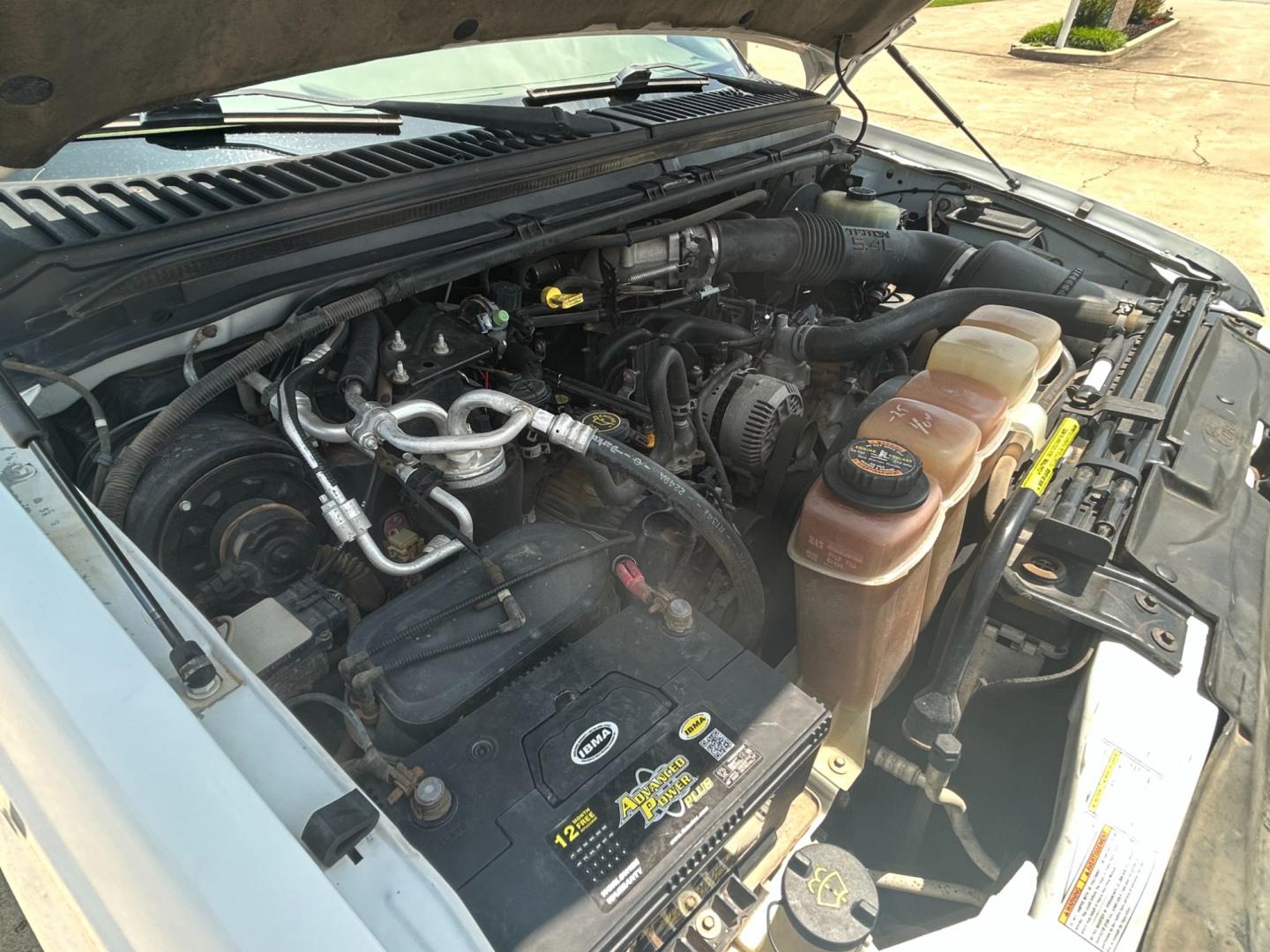 2000 White Ford Excursion XLT 2WD (1FMNU40L4YE) with an 5.4L V8 SOHC 16V engine, 4-Speed Automatic Overdrive transmission, located at 17760 Hwy 62, Morris, OK, 74445, (918) 733-4887, 35.609104, -95.877060 - 2000 FORD EXCURSION IS 5.4L V8 RWD FEATURING POWER LOCKS, POWER WINDOWS, POWER SEATS, POWER MIRRORS, AM/FM STEREO, CD PLAYER, CASSETTE PLAYER, 6 DISC COMPACT MAGAZINE, REAR CLIMATE CONTROL, CRUISE CONTROL, 3RD ROW SEATING. PRIMEWELL VALERA HT LT265/75R16 TIRES. 120,884 MILES WITH A REBUILT TITLE DUE - Photo#22