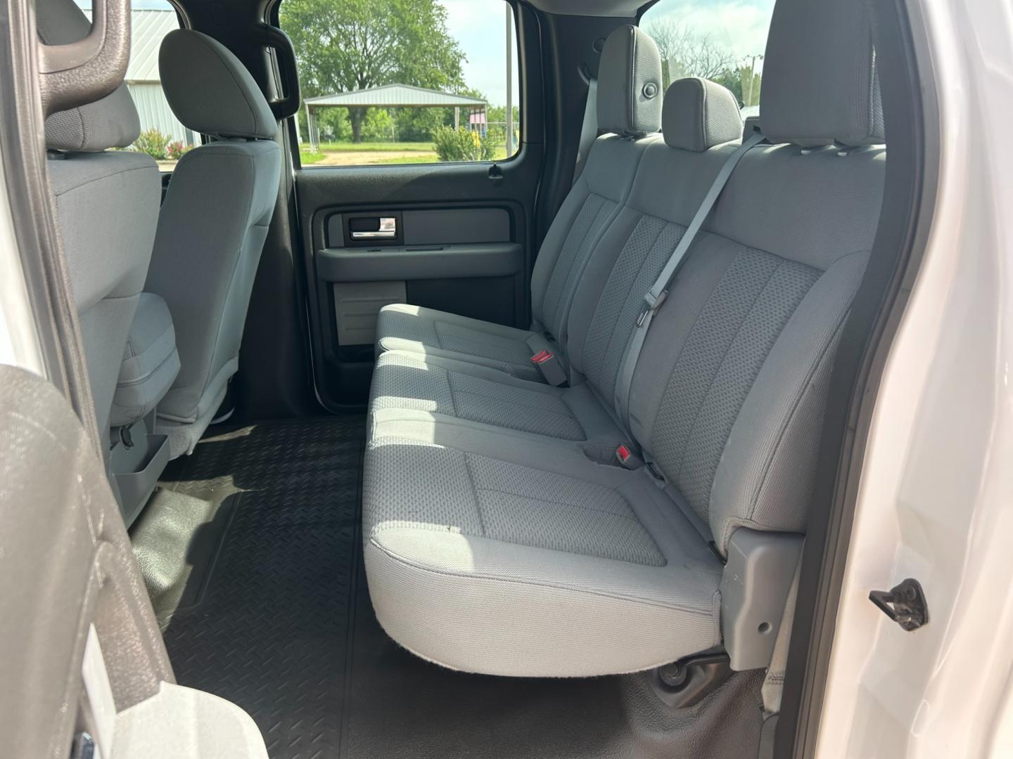 2014 Ford F-150 XLT SuperCrew 5.5-ft. Bed 2WD (1FTEW1CM2EK) with an 3.7L V6 engine, 6-Speed Automatic transmission, located at 17760 Hwy 62, Morris, OK, 74445, (918) 733-4887, 35.609104, -95.877060 - Photo#15