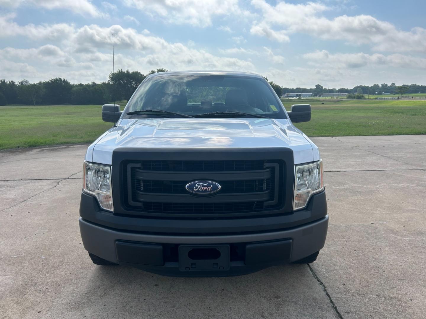 2014 Ford F-150 XLT SuperCrew 5.5-ft. Bed 2WD (1FTEW1CM2EK) with an 3.7L V6 engine, 6-Speed Automatic transmission, located at 17760 Hwy 62, Morris, OK, 74445, (918) 733-4887, 35.609104, -95.877060 - Photo#1