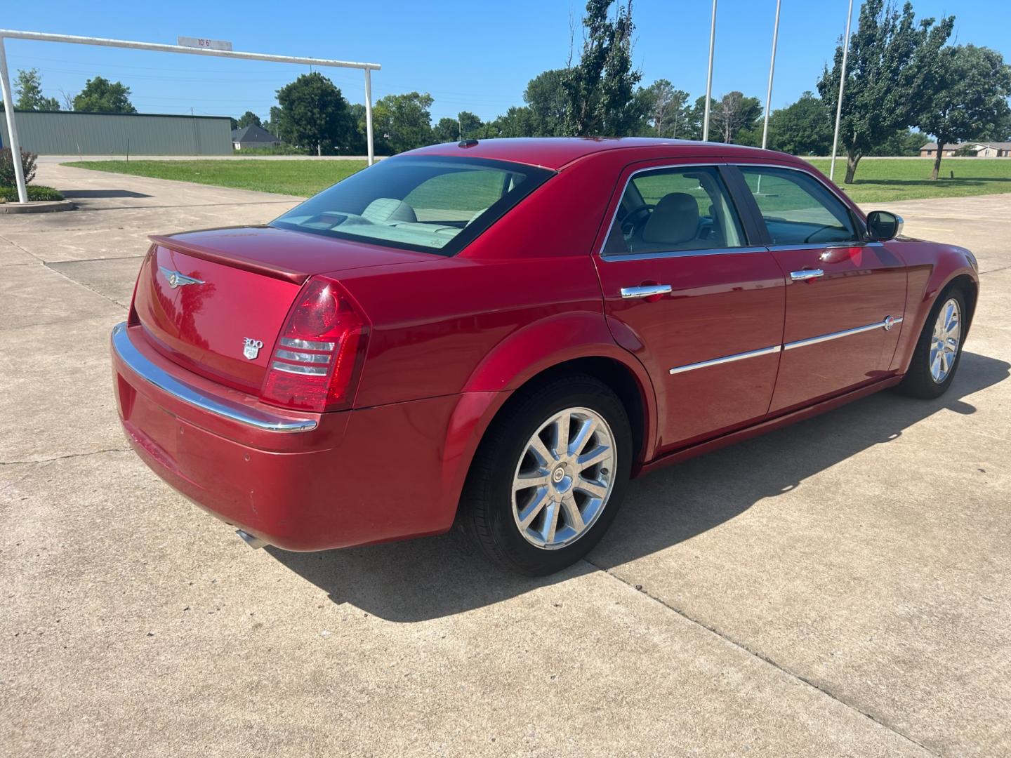 2006 RED Chrysler 300 C (2C3LA63H76H) with an 5.7L V8 OHV 16V engine, 5-Speed Automatic Overdrive transmission, located at 17760 Hwy 62, Morris, OK, 74445, (918) 733-4887, 35.609104, -95.877060 - 2006 CHRYSLER 300 C FEATURES POWER SEATS, POWER WINDOWS, POWER LOCKS, POWER MIRRORS, AM/FM STEREO, CD PLAYER, CASSETTE PLAYER, DUAL CLIMATE CONTROL, HEATED SEATS, SUNROOF, LEATHER SEATS. 152,338 MILES WITH 225/60R18 TIRES. ******DOES HAVE A REBUILT TITLE******** $6900 CALL RUSS OR JONA AT 91 - Photo#4