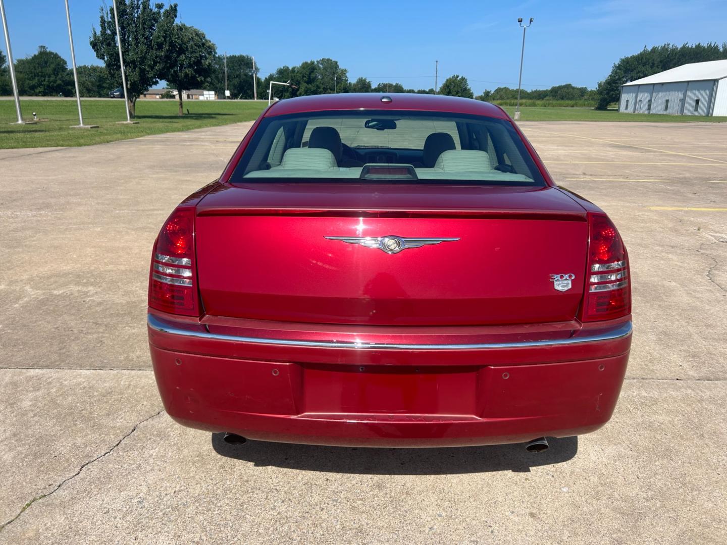 2006 RED Chrysler 300 C (2C3LA63H76H) with an 5.7L V8 OHV 16V engine, 5-Speed Automatic Overdrive transmission, located at 17760 Hwy 62, Morris, OK, 74445, (918) 733-4887, 35.609104, -95.877060 - 2006 CHRYSLER 300 C FEATURES POWER SEATS, POWER WINDOWS, POWER LOCKS, POWER MIRRORS, AM/FM STEREO, CD PLAYER, CASSETTE PLAYER, DUAL CLIMATE CONTROL, HEATED SEATS, SUNROOF, LEATHER SEATS. 152,338 MILES WITH 225/60R18 TIRES. ******DOES HAVE A REBUILT TITLE******** $6900 CALL RUSS OR JONA AT 91 - Photo#5