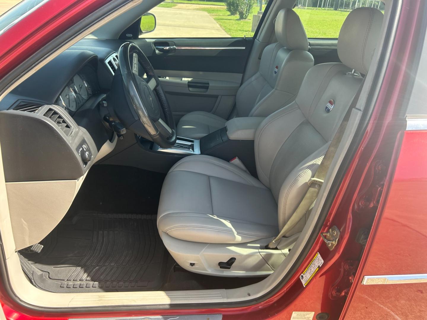 2006 RED Chrysler 300 C (2C3LA63H76H) with an 5.7L V8 OHV 16V engine, 5-Speed Automatic Overdrive transmission, located at 17760 Hwy 62, Morris, OK, 74445, (918) 733-4887, 35.609104, -95.877060 - 2006 CHRYSLER 300 C FEATURES POWER SEATS, POWER WINDOWS, POWER LOCKS, POWER MIRRORS, AM/FM STEREO, CD PLAYER, CASSETTE PLAYER, DUAL CLIMATE CONTROL, HEATED SEATS, SUNROOF, LEATHER SEATS. 152,338 MILES WITH 225/60R18 TIRES. ******DOES HAVE A REBUILT TITLE******** $6900 CALL RUSS OR JONA AT 91 - Photo#8