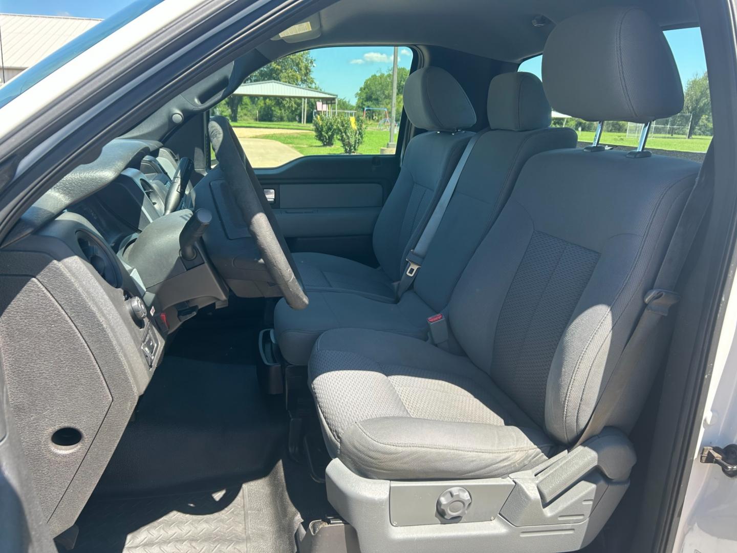 2014 White /Gray Ford F-150 STX 6.5-ft. Bed 2WD (1FTMF1CM0EK) with an 3.7L V6 DOHC 24V engine, 6-Speed Automatic transmission, located at 17760 Hwy 62, Morris, OK, 74445, (918) 733-4887, 35.609104, -95.877060 - 2014 FORD F-150 EXTENDED CAB HAS THE 3.7L V6 AND IS 2WD. THIS TRUCK IS A BI-FUEL THAT RUNS ON BOTH CNG (COMPRESSED NATURAL GAS) OR GASOLINE. FEATURES REMOTE KEYLESS ENTRY, POWER LOCKS, POWER WINDOWS, POWER MIRRORS, AM/FM STEREO, CD PLAYER, SIRIUS RADIO, AUX PORT, USB PORT, CLOTH INTERIOR, TRACTION C - Photo#8