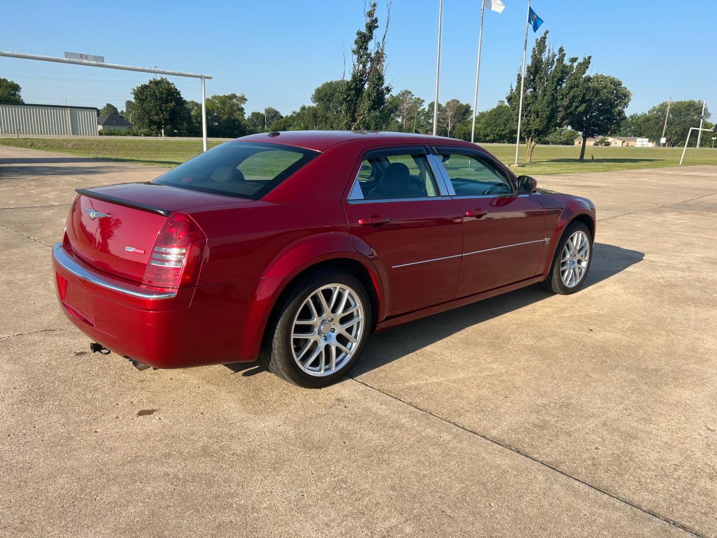 2007 RED Chrysler 300 C (2C3KA63H07H) with an 5.7L V8 OHV 16V engine, 5-Speed Automatic Overdrive transmission, located at 17760 Hwy 62, Morris, OK, 74445, (918) 733-4887, 35.609104, -95.877060 - Photo#4