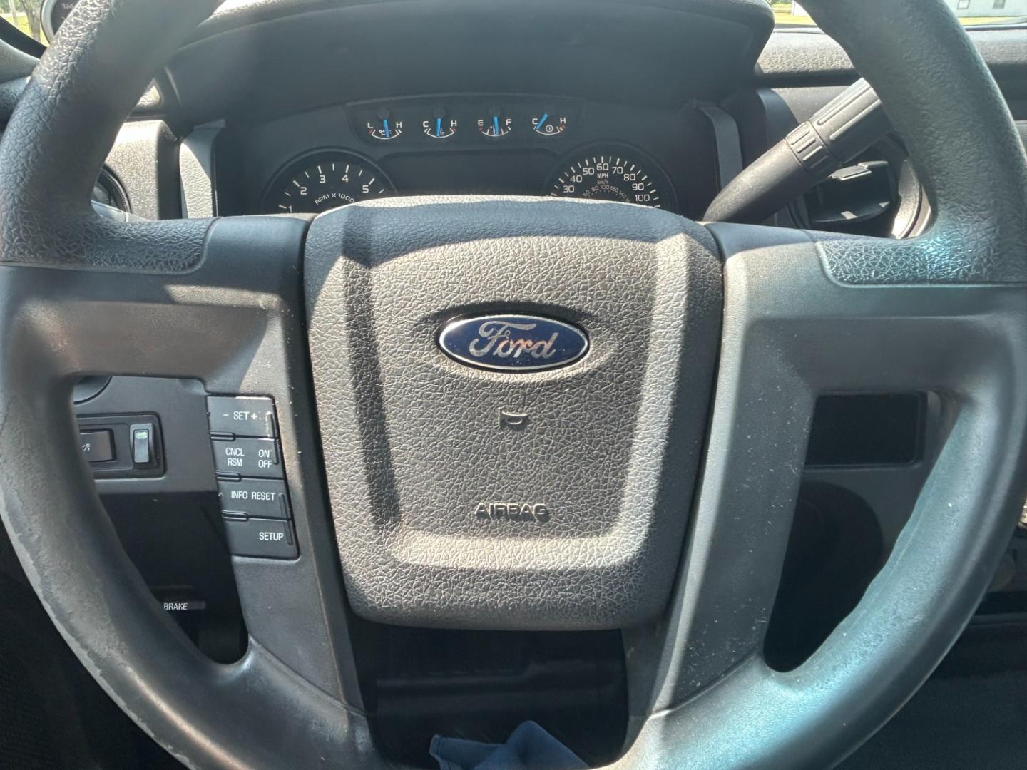 2014 White Ford F-150 STX 6.5-ft. Bed 2WD (1FTMF1CM3EK) with an 3.7L V6 DOHC 24V engine, 6-Speed Automatic transmission, located at 17760 Hwy 62, Morris, OK, 74445, (918) 733-4887, 35.609104, -95.877060 - Photo#13