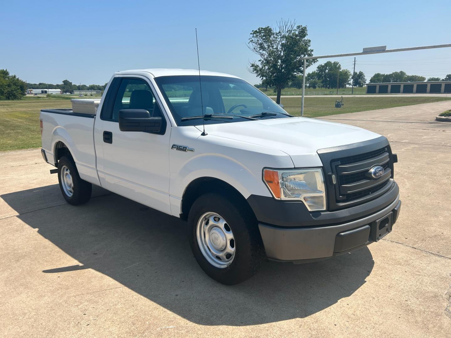 2014 White Ford F-150 STX 6.5-ft. Bed 2WD (1FTMF1CM3EK) with an 3.7L V6 DOHC 24V engine, 6-Speed Automatic transmission, located at 17760 Hwy 62, Morris, OK, 74445, (918) 733-4887, 35.609104, -95.877060 - Photo#2