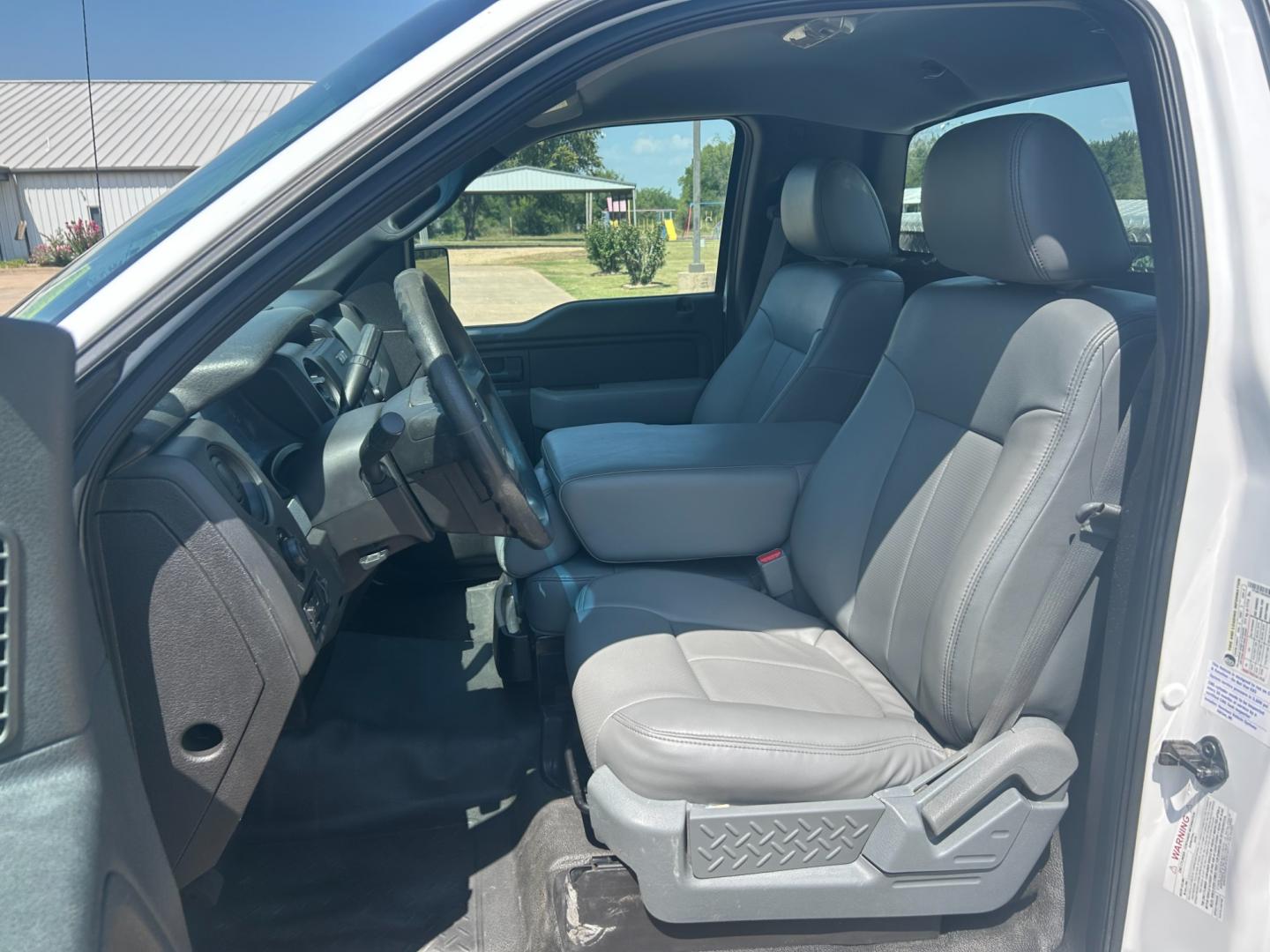 2014 White Ford F-150 STX 6.5-ft. Bed 2WD (1FTMF1CM3EK) with an 3.7L V6 DOHC 24V engine, 6-Speed Automatic transmission, located at 17760 Hwy 62, Morris, OK, 74445, (918) 733-4887, 35.609104, -95.877060 - Photo#7