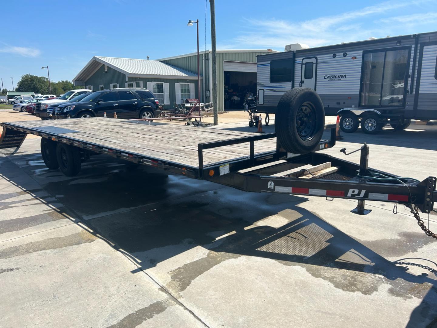 2022 PJ FLATBED (4P51C3022N3) , located at 17760 Hwy 62, Morris, OK, 74445, 35.609104, -95.877060 - Photo#1