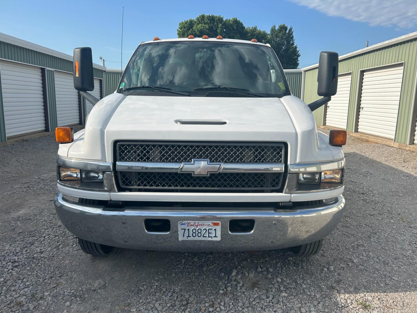 2009 White Chevrolet C5C042 C5500 (1GBE5C1959F) with an 6.6L V8 OHV 32V TURBO DIESEL engine, located at 17760 Hwy 62, Morris, OK, 74445, (918) 733-4887, 35.609104, -95.877060 - Photo#1