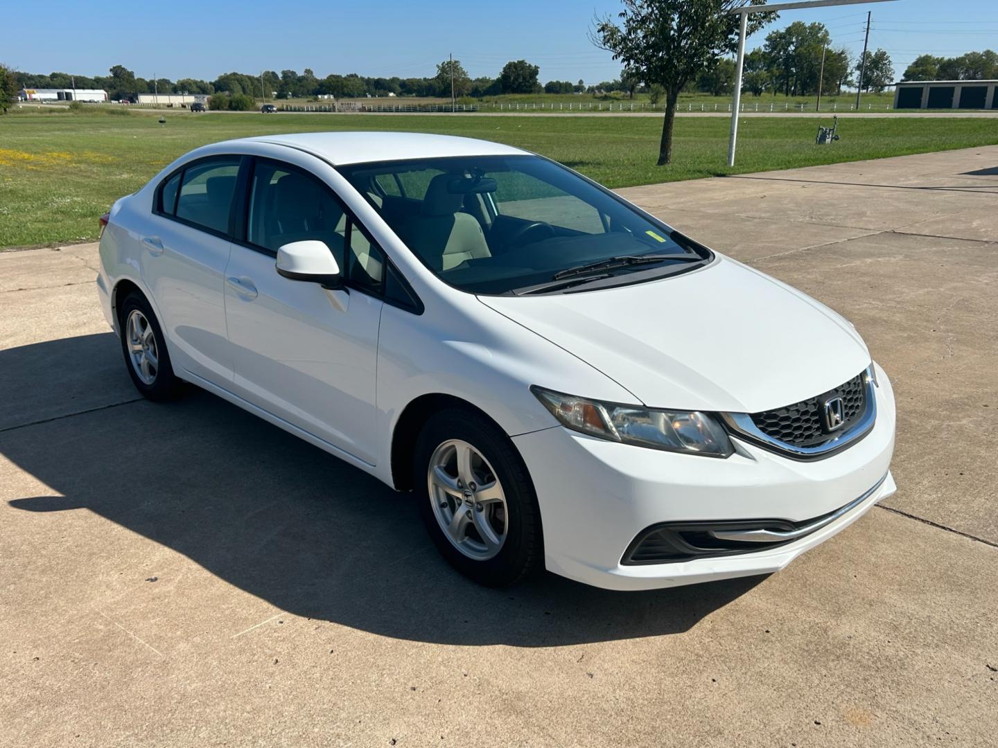 2013 White Honda Civic CNG Sedan 5-Speed AT (19XFB5F54DE) with an 1.8L L4 SOHC 16V CNG engine, 5A transmission, located at 17760 Hwy 62, Morris, OK, 74445, (918) 733-4887, 35.609104, -95.877060 - Photo#2