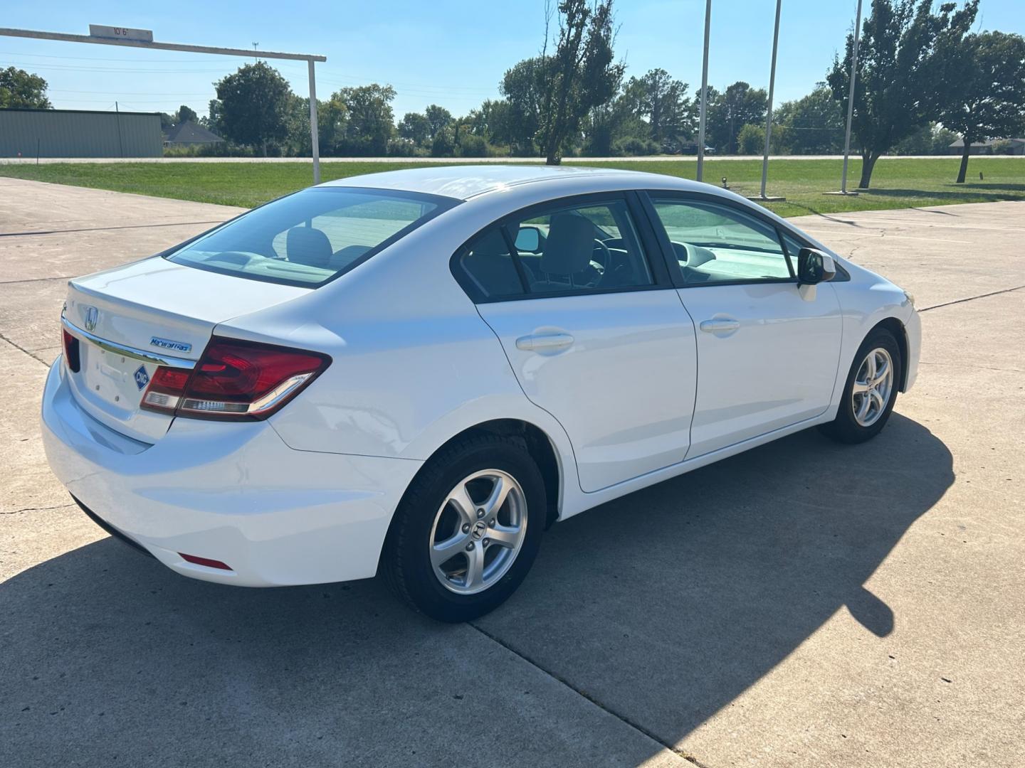 2013 White Honda Civic CNG Sedan 5-Speed AT (19XFB5F54DE) with an 1.8L L4 SOHC 16V CNG engine, 5A transmission, located at 17760 Hwy 62, Morris, OK, 74445, (918) 733-4887, 35.609104, -95.877060 - Photo#4