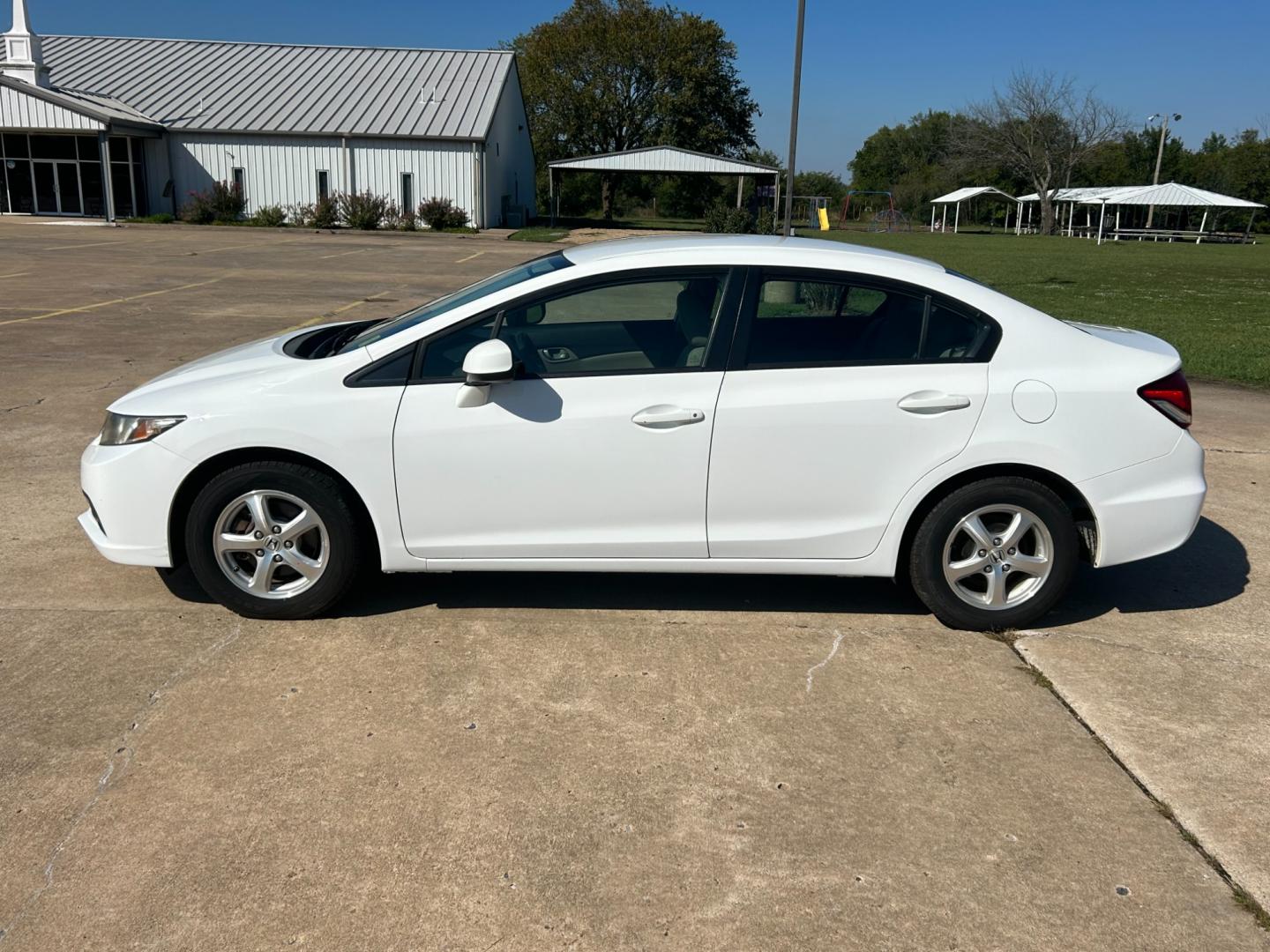 2013 White Honda Civic CNG Sedan 5-Speed AT (19XFB5F54DE) with an 1.8L L4 SOHC 16V CNG engine, 5A transmission, located at 17760 Hwy 62, Morris, OK, 74445, (918) 733-4887, 35.609104, -95.877060 - Photo#7