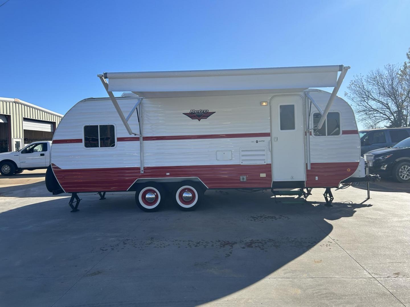 2017 RED Riverside RV 199FK 199FK (59CCC3425HL) , located at 17760 Hwy 62, Morris, OK, 74445, 35.609104, -95.877060 - Photo#2