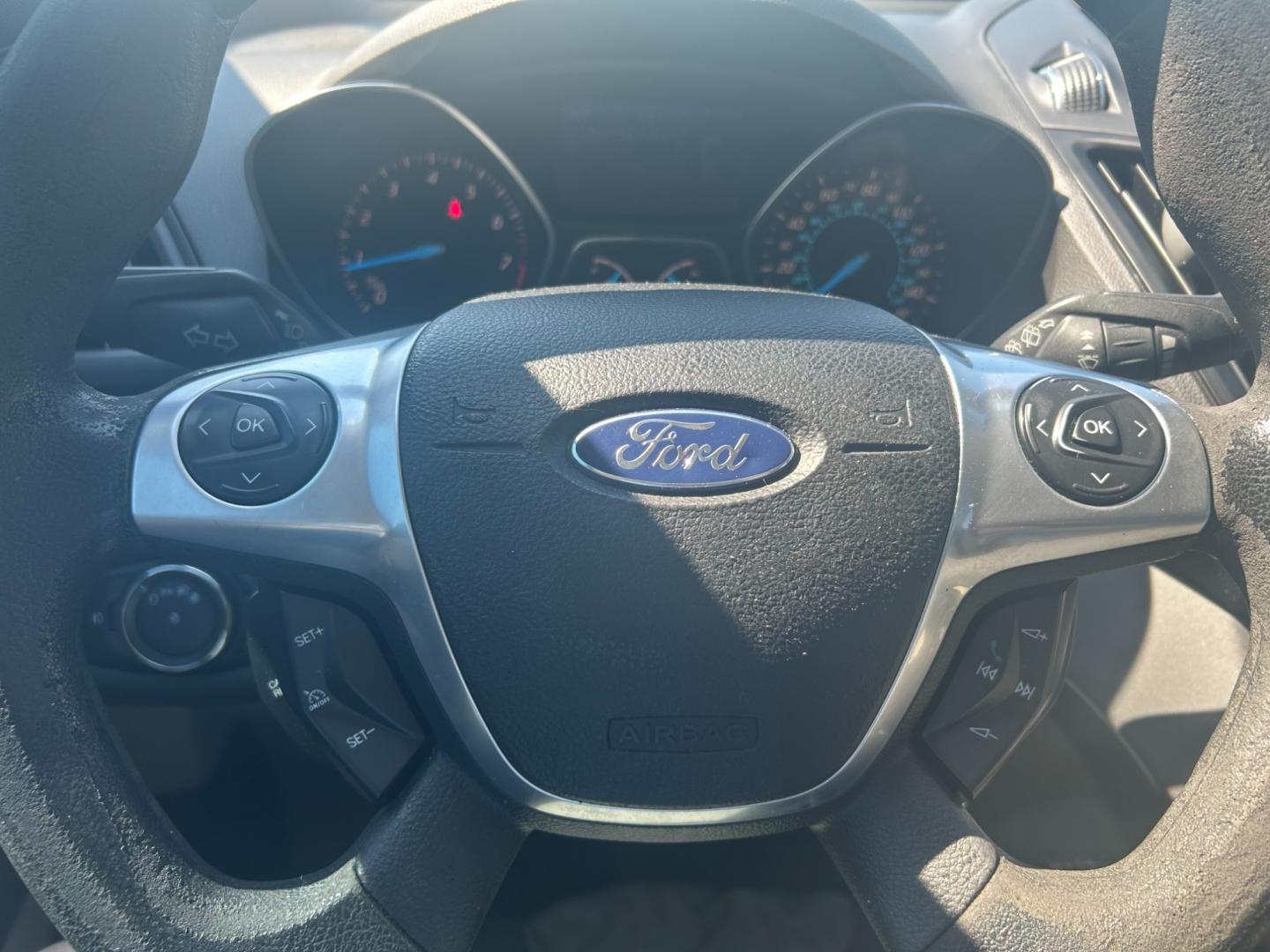 2013 White Ford Escape SE FWD (1FMCU0GXXDU) with an 1.6L L4 DOHC 16V engine, 6-Speed Automatic transmission, located at 17760 Hwy 62, Morris, OK, 74445, (918) 733-4887, 35.609104, -95.877060 - 2013 FORD ESCAPE SE FWD 1.6L FEATURES POWER WINDOWS, POWER LOCKS, POWER MIRRORS, AM/FM RADIO, SIRIUS RADIO, CD PLAYER, AUXILLARY PORT, MULTI-FUNCTIONING STEERING WHEEL CONTROLS, CRUISE CONTROL, HANDS-FREE CALLING. 104,251 MILES WITH 235/55R17 TIRES. ******DOES HAVE REBUILT TITLE DUE TO HAIL DAMAGE S - Photo#14