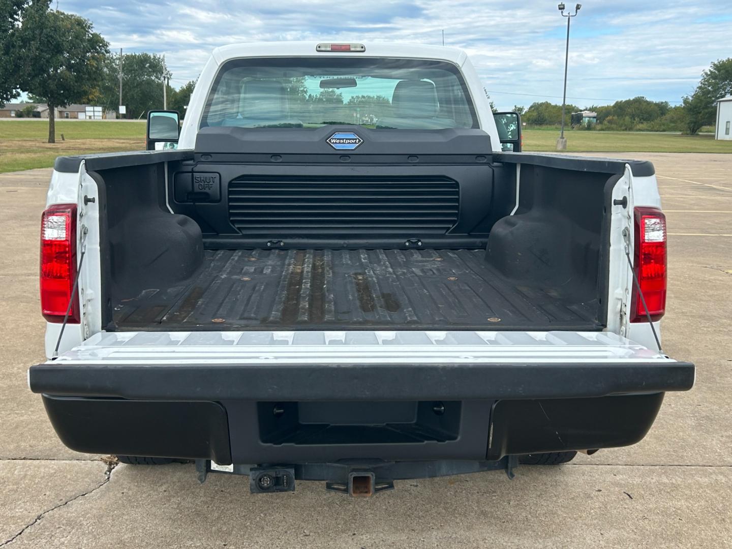 2013 White Ford F-250 SD XL 2WD (1FTBF2A67DE) with an 6.2L V8 OHV 16V engine, 6-Speed Automatic transmission, located at 17760 Hwy 62, Morris, OK, 74445, (918) 733-4887, 35.609104, -95.877060 - Photo#13