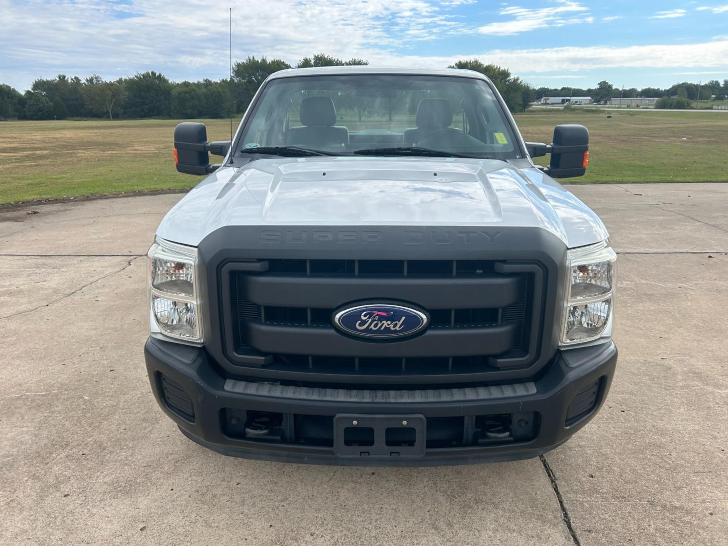 2013 White Ford F-250 SD XL 2WD (1FTBF2A67DE) with an 6.2L V8 OHV 16V engine, 6-Speed Automatic transmission, located at 17760 Hwy 62, Morris, OK, 74445, (918) 733-4887, 35.609104, -95.877060 - Photo#1