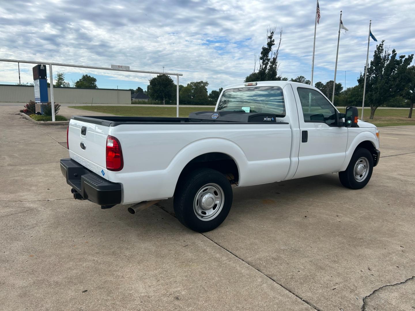 2013 White Ford F-250 SD XL 2WD (1FTBF2A67DE) with an 6.2L V8 OHV 16V engine, 6-Speed Automatic transmission, located at 17760 Hwy 62, Morris, OK, 74445, (918) 733-4887, 35.609104, -95.877060 - Photo#4