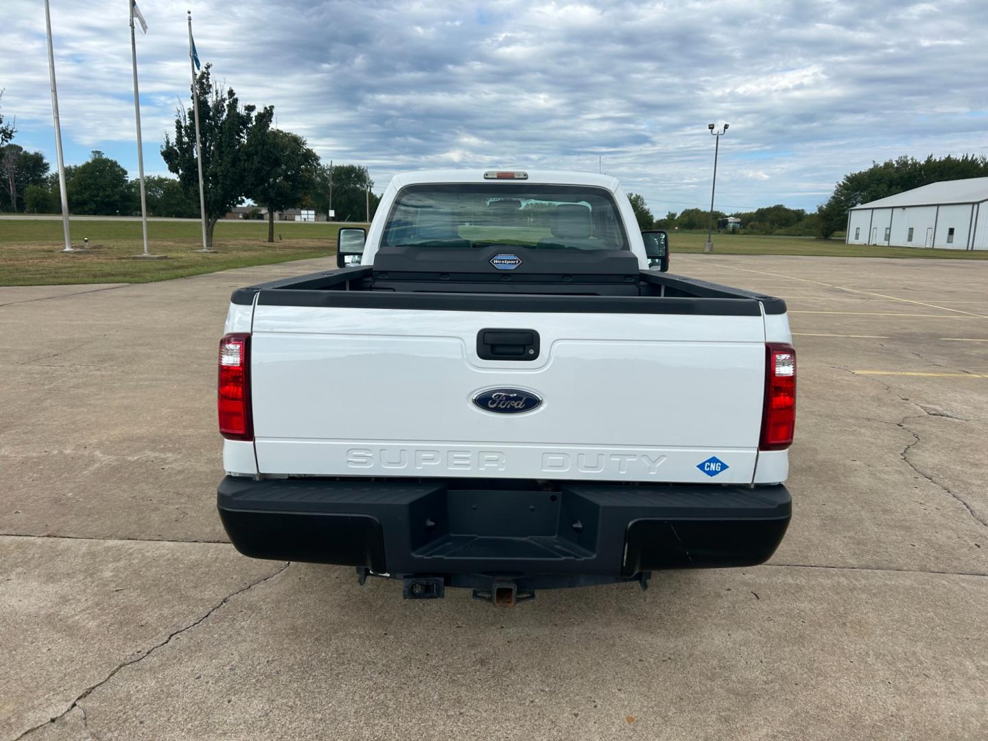 2013 White Ford F-250 SD XL 2WD (1FTBF2A67DE) with an 6.2L V8 OHV 16V engine, 6-Speed Automatic transmission, located at 17760 Hwy 62, Morris, OK, 74445, (918) 733-4887, 35.609104, -95.877060 - Photo#5