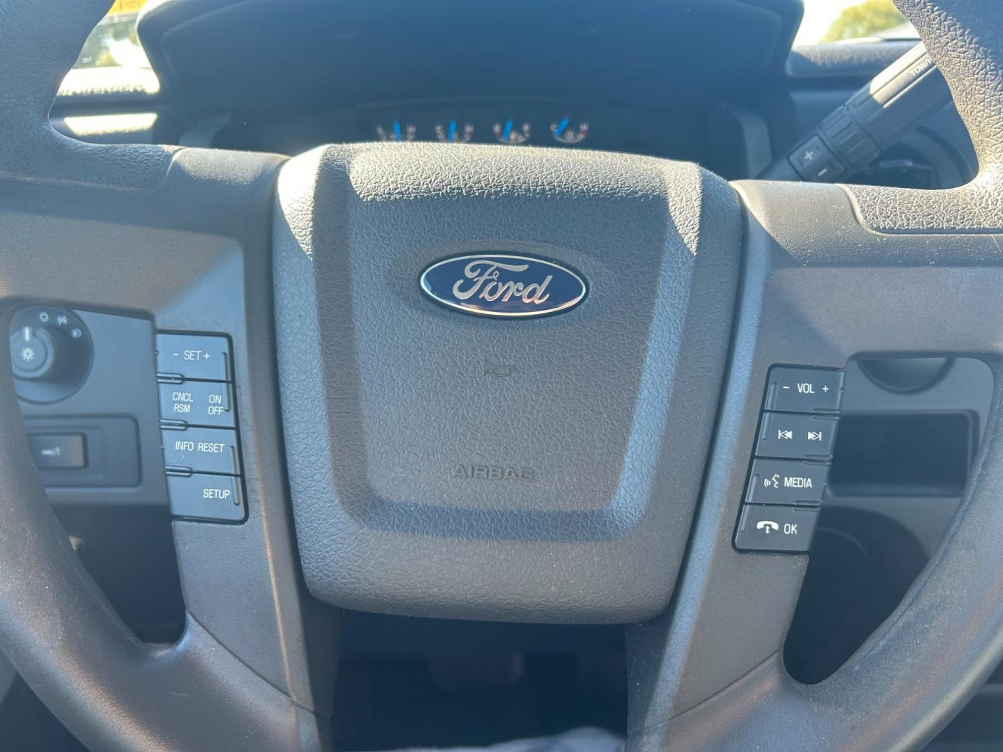 2014 White Ford F-150 XL SuperCab 8-ft. Bed 2WD (1FTEX1CM3EK) with an 3.7L V6 DOHC 24V engine, 6-Speed Automatic transmission, located at 17760 Hwy 62, Morris, OK, 74445, (918) 733-4887, 35.609104, -95.877060 - 2014 FORD F-150 XL SUPERCAB 8-ft. BED 2WD 3.8L V6 BI-FUEL (RUNS ON BOTH CNG OR GASOLINE) FEATURES POWER LOCKS, POWER WINDOWS, AM/FM STEREO, SIRIUS XM STEREO, CD PLAYER, AUXILLARY PORT, CRUISE CONTROL, TRACTION CONTROL, MULTI-FUNCTIONING STEERING WHEEL CONTROLS, BACK-UP CAMERA, BED LINER. HAS 159,994 - Photo#13