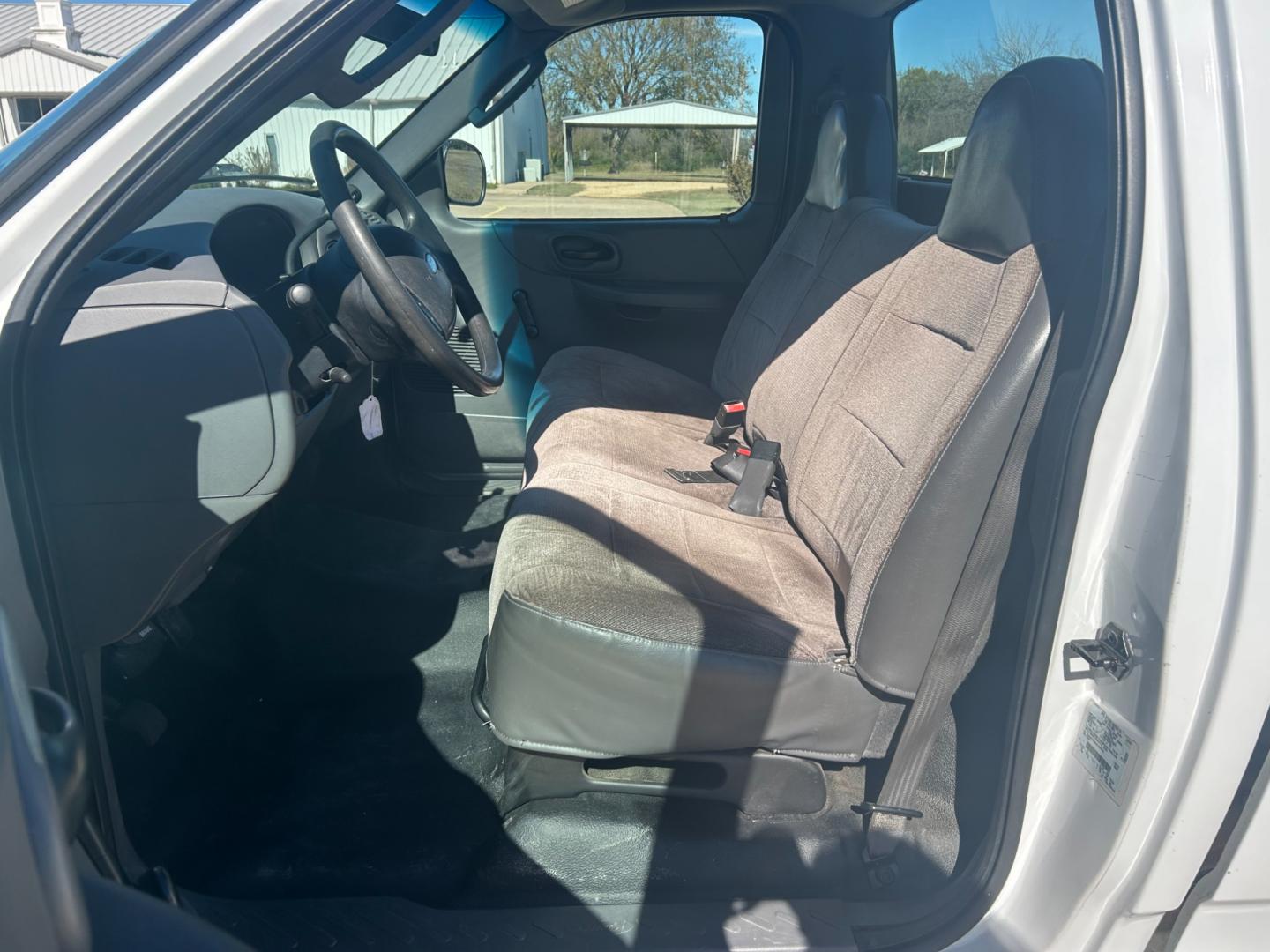 2004 White Ford F-150 Regular Cab 2WD (2FDPF17M64C) with an 5.4L V8 SOHC engine, located at 17760 Hwy 62, Morris, OK, 74445, (918) 733-4887, 35.609104, -95.877060 - 2004 FORD F-150 REGULAR CAB 2WD DEDICATED CNG (ONLY RUNS ON COMPRESSED NATURAL GAS). IT FEATURES MANUAL SEATS, MANUAL LOCKS, MANUAL WINDOWS, MANUAL MIRRORS, AM/FM STEREO, CASSETTE PLAYER, CRUISE CONTROL. A PREMIER ALTERNATIVE FUEL CONVERSION THAT IS EPA-APPROVED. EXTREMELY CLEAN-BURNING AND EFFICIE - Photo#8