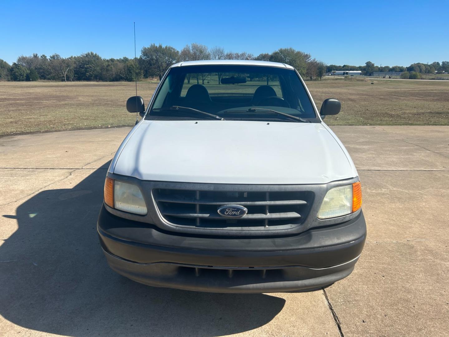 2004 White Ford F-150 Regular Cab 2WD (2FDPF17M64C) with an 5.4L V8 SOHC engine, located at 17760 Hwy 62, Morris, OK, 74445, (918) 733-4887, 35.609104, -95.877060 - 2004 FORD F-150 REGULAR CAB 2WD DEDICATED CNG (ONLY RUNS ON COMPRESSED NATURAL GAS). IT FEATURES MANUAL SEATS, MANUAL LOCKS, MANUAL WINDOWS, MANUAL MIRRORS, AM/FM STEREO, CASSETTE PLAYER, CRUISE CONTROL. A PREMIER ALTERNATIVE FUEL CONVERSION THAT IS EPA-APPROVED. EXTREMELY CLEAN-BURNING AND EFFICIE - Photo#1