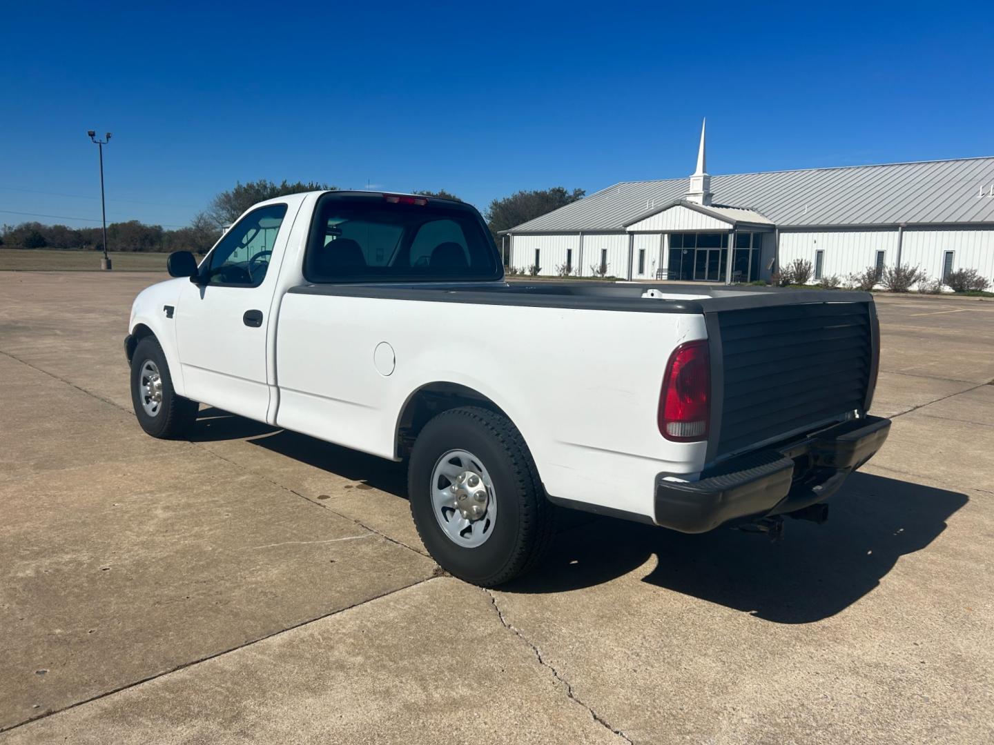 2004 White Ford F-150 Regular Cab 2WD (2FDPF17M64C) with an 5.4L V8 SOHC engine, located at 17760 Hwy 62, Morris, OK, 74445, (918) 733-4887, 35.609104, -95.877060 - 2004 FORD F-150 REGULAR CAB 2WD DEDICATED CNG (ONLY RUNS ON COMPRESSED NATURAL GAS). IT FEATURES MANUAL SEATS, MANUAL LOCKS, MANUAL WINDOWS, MANUAL MIRRORS, AM/FM STEREO, CASSETTE PLAYER, CRUISE CONTROL. A PREMIER ALTERNATIVE FUEL CONVERSION THAT IS EPA-APPROVED. EXTREMELY CLEAN-BURNING AND EFFICIE - Photo#6