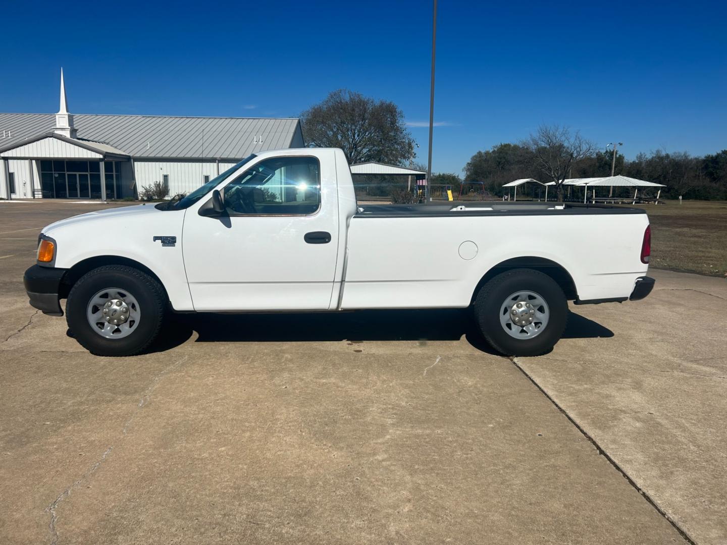 2004 White Ford F-150 Regular Cab 2WD (2FDPF17M64C) with an 5.4L V8 SOHC engine, located at 17760 Hwy 62, Morris, OK, 74445, (918) 733-4887, 35.609104, -95.877060 - 2004 FORD F-150 REGULAR CAB 2WD DEDICATED CNG (ONLY RUNS ON COMPRESSED NATURAL GAS). IT FEATURES MANUAL SEATS, MANUAL LOCKS, MANUAL WINDOWS, MANUAL MIRRORS, AM/FM STEREO, CASSETTE PLAYER, CRUISE CONTROL. A PREMIER ALTERNATIVE FUEL CONVERSION THAT IS EPA-APPROVED. EXTREMELY CLEAN-BURNING AND EFFICIE - Photo#7