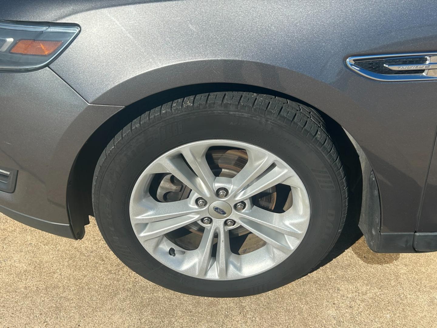 2014 GRAY Ford Taurus SEL FWD (1FAHP2E81EG) with an 3.5L V6 DOHC 24V engine, 6-Speed Automatic transmission, located at 17760 Hwy 62, Morris, OK, 74445, (918) 733-4887, 35.609104, -95.877060 - Photo#26