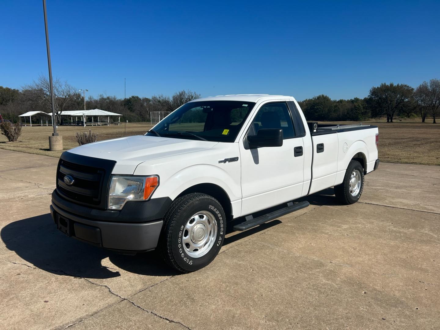 2014 White Ford F-150 STX 6.5-ft. Bed 2WD (1FTMF1CM2EK) with an 3.7L V6 DOHC 24V engine, 6-Speed Automatic transmission, located at 17760 Hwy 62, Morris, OK, 74445, (918) 733-4887, 35.609104, -95.877060 - Photo#0