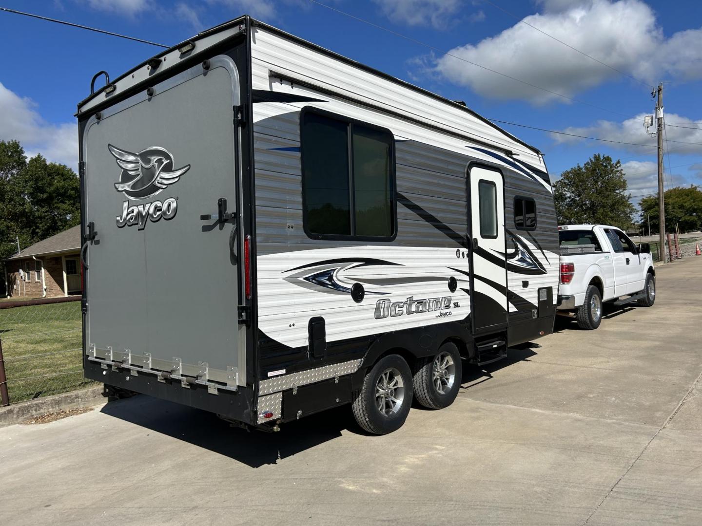 2018 Silver JAYCO OCTANE (1UJBJSBJXJ1) , located at 17760 Hwy 62, Morris, OK, 74445, 35.609104, -95.877060 - Photo#1