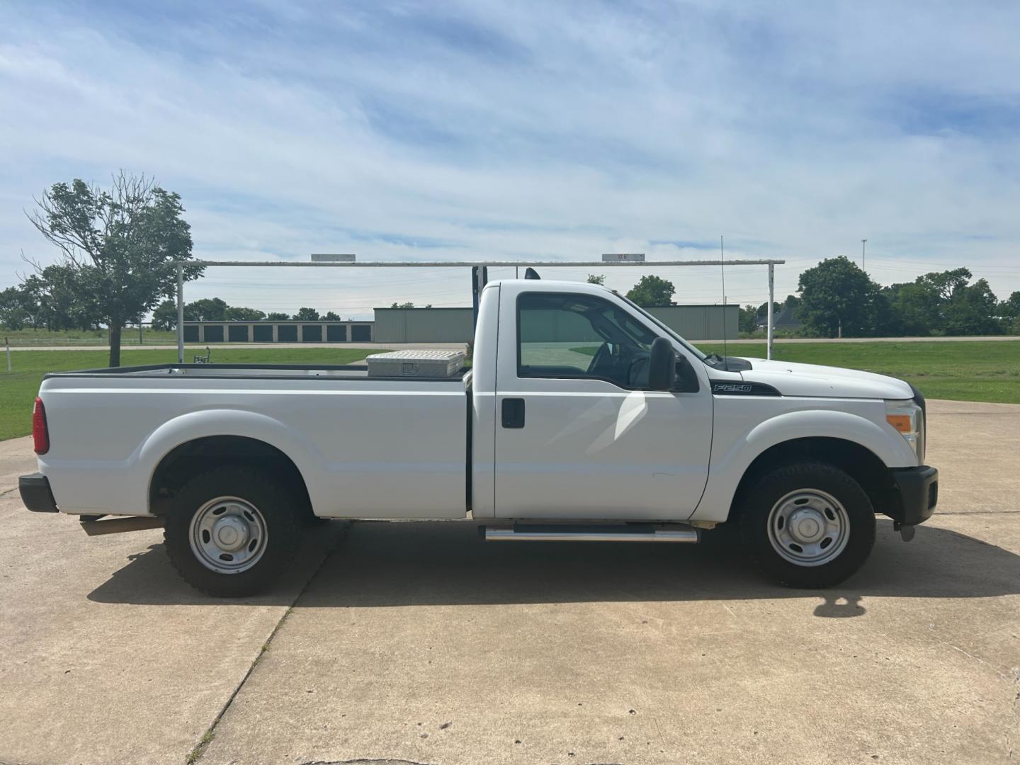 2013 White /GRAY Ford F250 SUPER DUTY 2WD (1FTB2A66DEB) with an 6.2L V8 engine, AUTOMATIC transmission, located at 17760 Hwy 62, Morris, OK, 74445, (918) 733-4887, 35.609104, -95.877060 - 2013 F250 SUPER DUTY IS A DEDICATED CNG. THIS TRUCK HAS A 6.2L V8 ENGINE, FEATURES MANUAL SEAT, MANUAL WINDOWS, MANUAL LOCKS, MANUAL MIRRORS, AM FM RADIO, FACTORY TRAILER BREAKS, TRACTION CONTROL, AND TRAILER HITCH. CLEAN TITLE, 73,260 MILES, FIRESTONE 245/75R17 TIRES. $12,900 CALL RUSS OR JONA AT - Photo#3