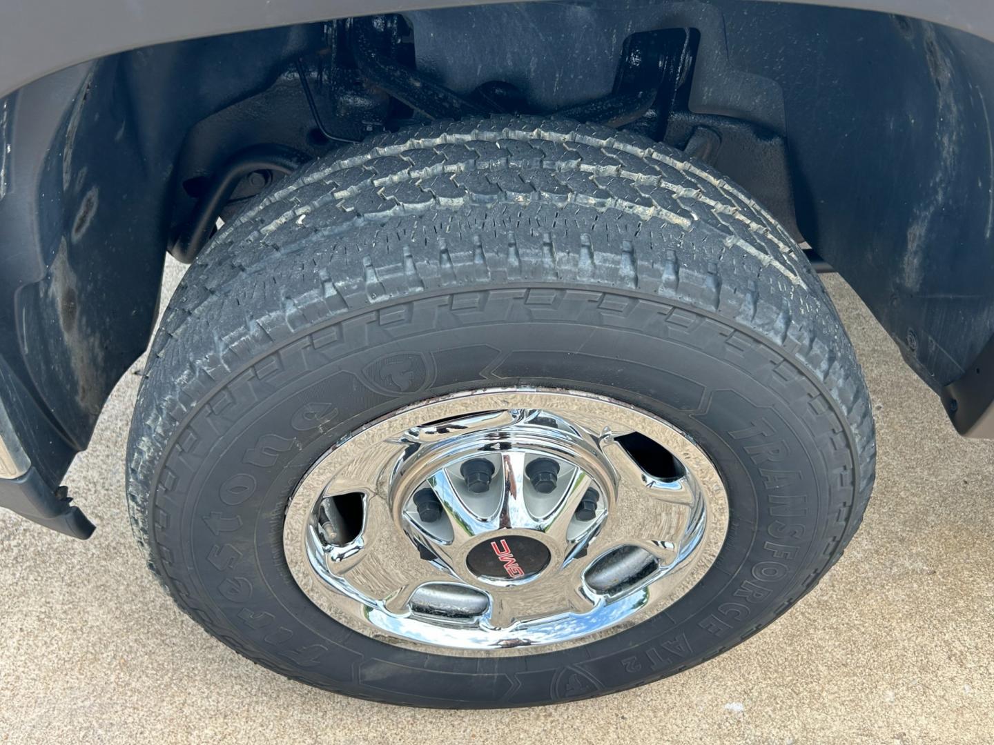 2013 White /BLACK GMC Sierra 2500HD EXTENDED CAB (1GT22ZEB5DZ) with an 6.0L V8 OHV 16V CNG engine, AUTOMATIC transmission, located at 17760 Hwy 62, Morris, OK, 74445, (918) 733-4887, 35.609104, -95.877060 - Photo#25