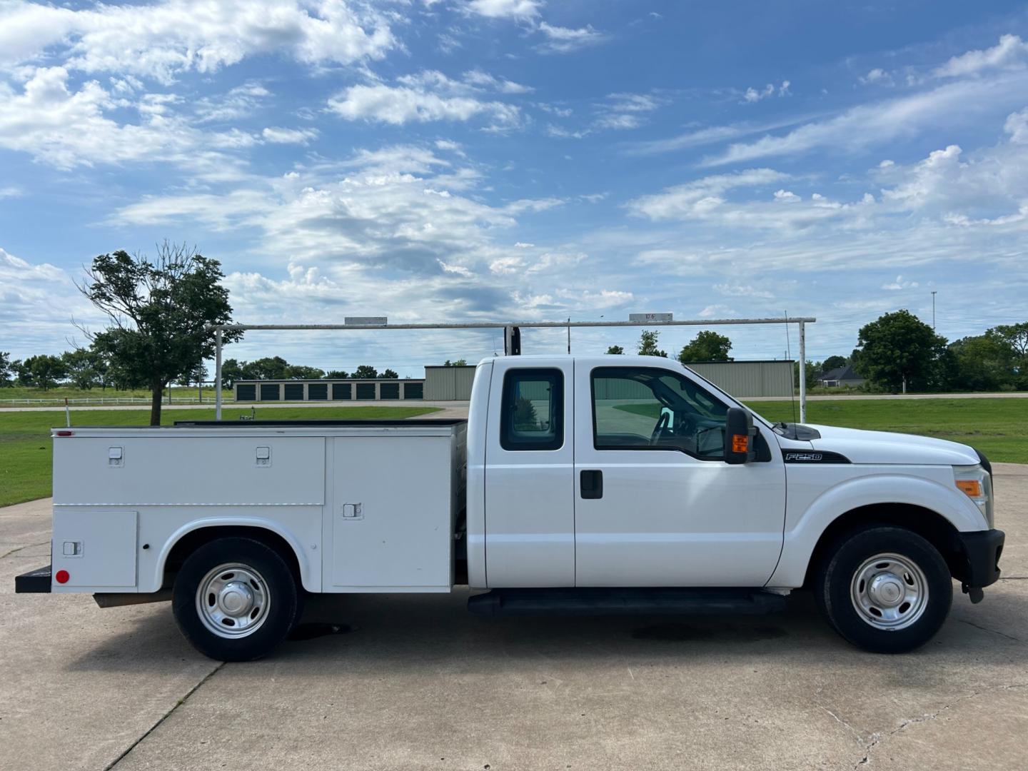 2012 White /Gray Ford F-250 SD SUPER DUTY (1FT7X2A66CE) with an 6.2L V8 OHV 16V engine, AUTOMATIC transmission, located at 17760 Hwy 62, Morris, OK, 74445, (918) 733-4887, 35.609104, -95.877060 - 2012 FORD F250 SUPERCAB HAS THE 6.2L V8 ENGINE AND IS 2WD IT IS DEDICATED CNG (COMPRESSED NATURAL GAS) FEATURES MANUAL SEATS, POWER LOCKS, POWER WINDOWS, POWER MIRRORS, AM/FM STEREO, TILT WHEEL, CLOTH INTERIOR,CRUISE CONTROL, TRACTION CONTROL, TOOL BED WITH STORAGE, BED LINER, AND FIRESTONE TIRES 2 - Photo#3