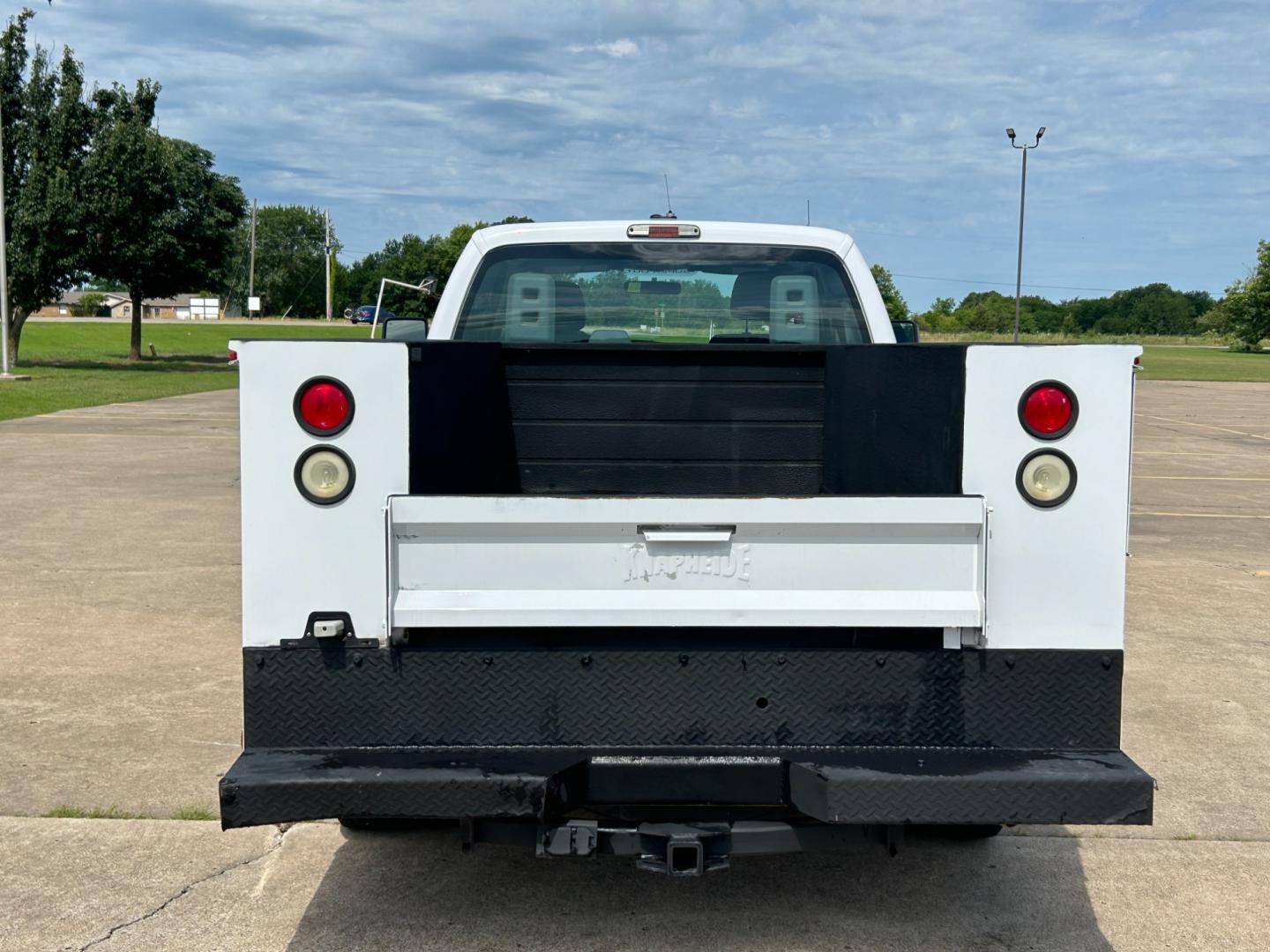 2012 White /Gray Ford F-250 SD SUPER DUTY (1FT7X2A66CE) with an 6.2L V8 OHV 16V engine, AUTOMATIC transmission, located at 17760 Hwy 62, Morris, OK, 74445, (918) 733-4887, 35.609104, -95.877060 - 2012 FORD F250 SUPERCAB HAS THE 6.2L V8 ENGINE AND IS 2WD IT IS DEDICATED CNG (COMPRESSED NATURAL GAS) FEATURES MANUAL SEATS, POWER LOCKS, POWER WINDOWS, POWER MIRRORS, AM/FM STEREO, TILT WHEEL, CLOTH INTERIOR,CRUISE CONTROL, TRACTION CONTROL, TOOL BED WITH STORAGE, BED LINER, AND FIRESTONE TIRES 2 - Photo#5